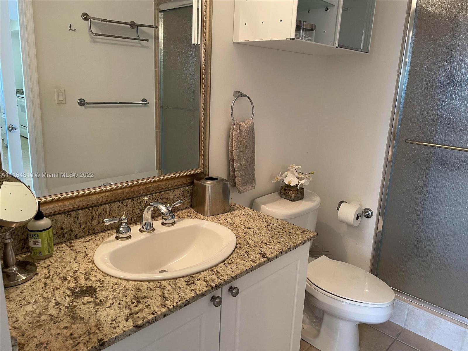 TURNBERRY ON THE GREEN CO - Residential Lease