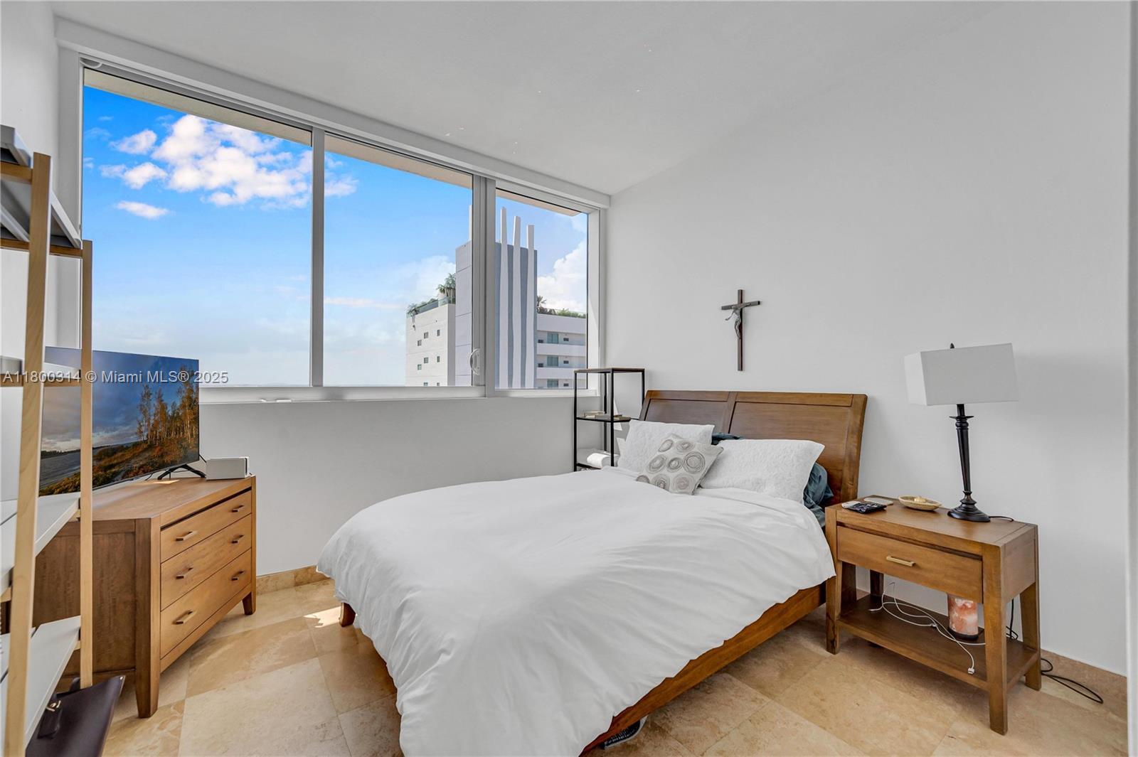 BLUE BAY TOWER CONDO - Residential