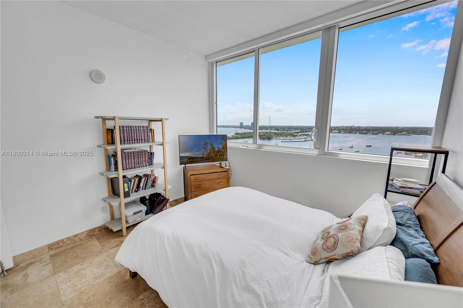 BLUE BAY TOWER CONDO - Residential