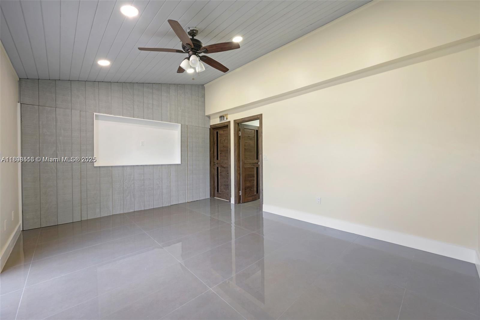 SHORE CLUB CONDO - Residential Lease