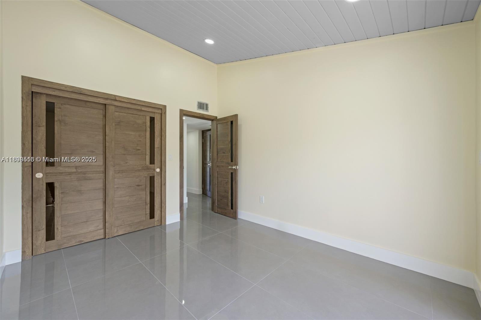 SHORE CLUB CONDO - Residential Lease