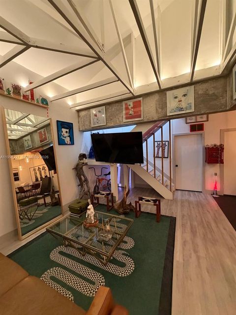 455 NW 19th Ln 17 Miami FL 33136