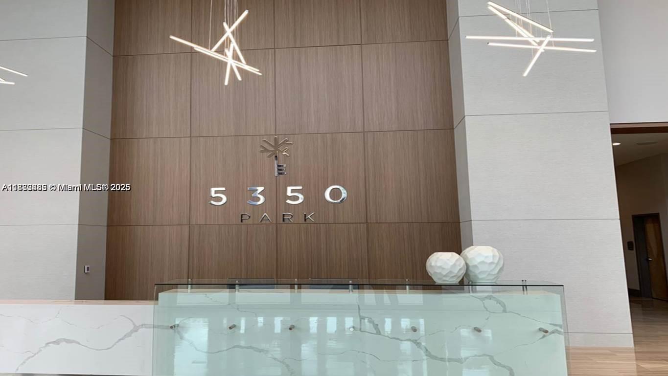 5350 PARK CONDO - Residential Lease