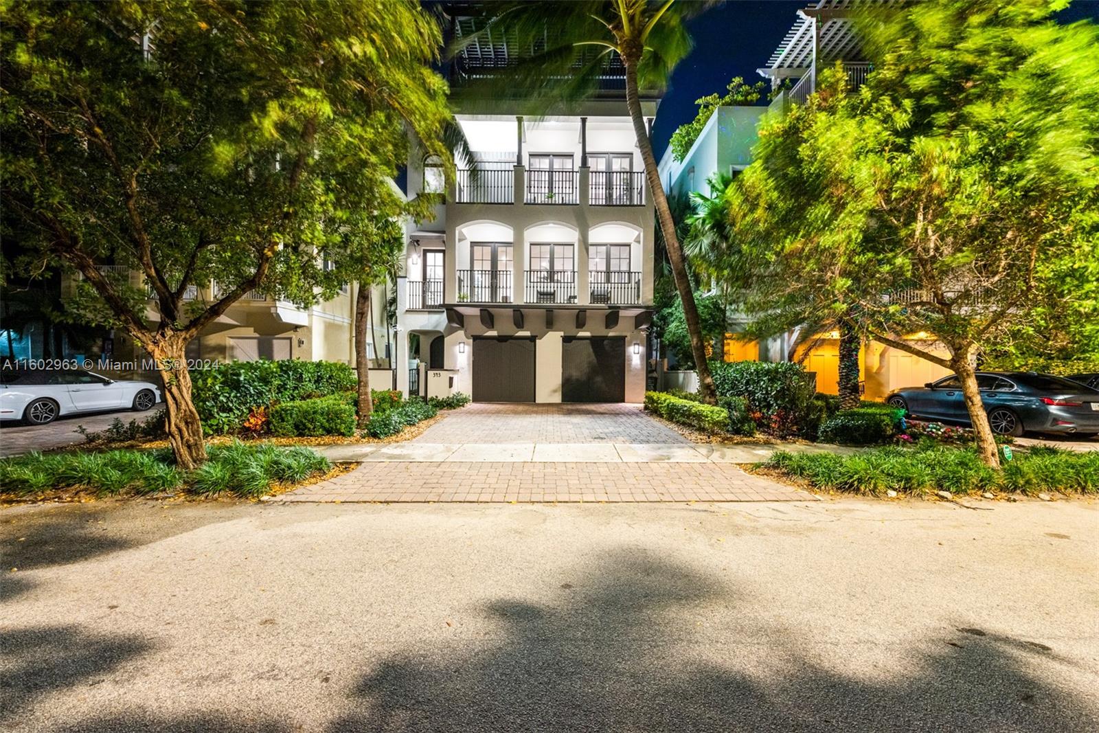 HOLLYWOOD CENTRAL BEACH - Residential