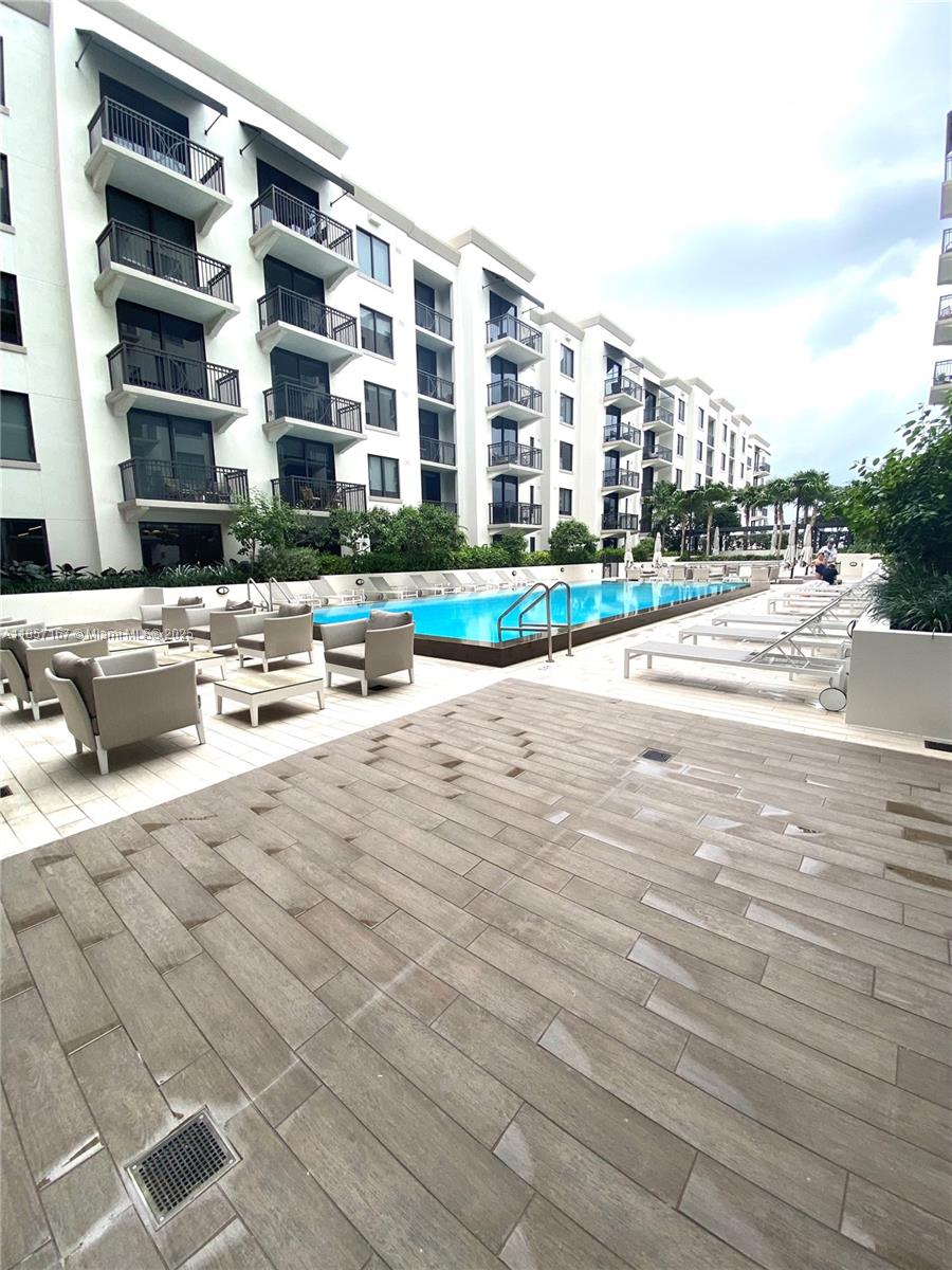 301 Altara Ave 625
