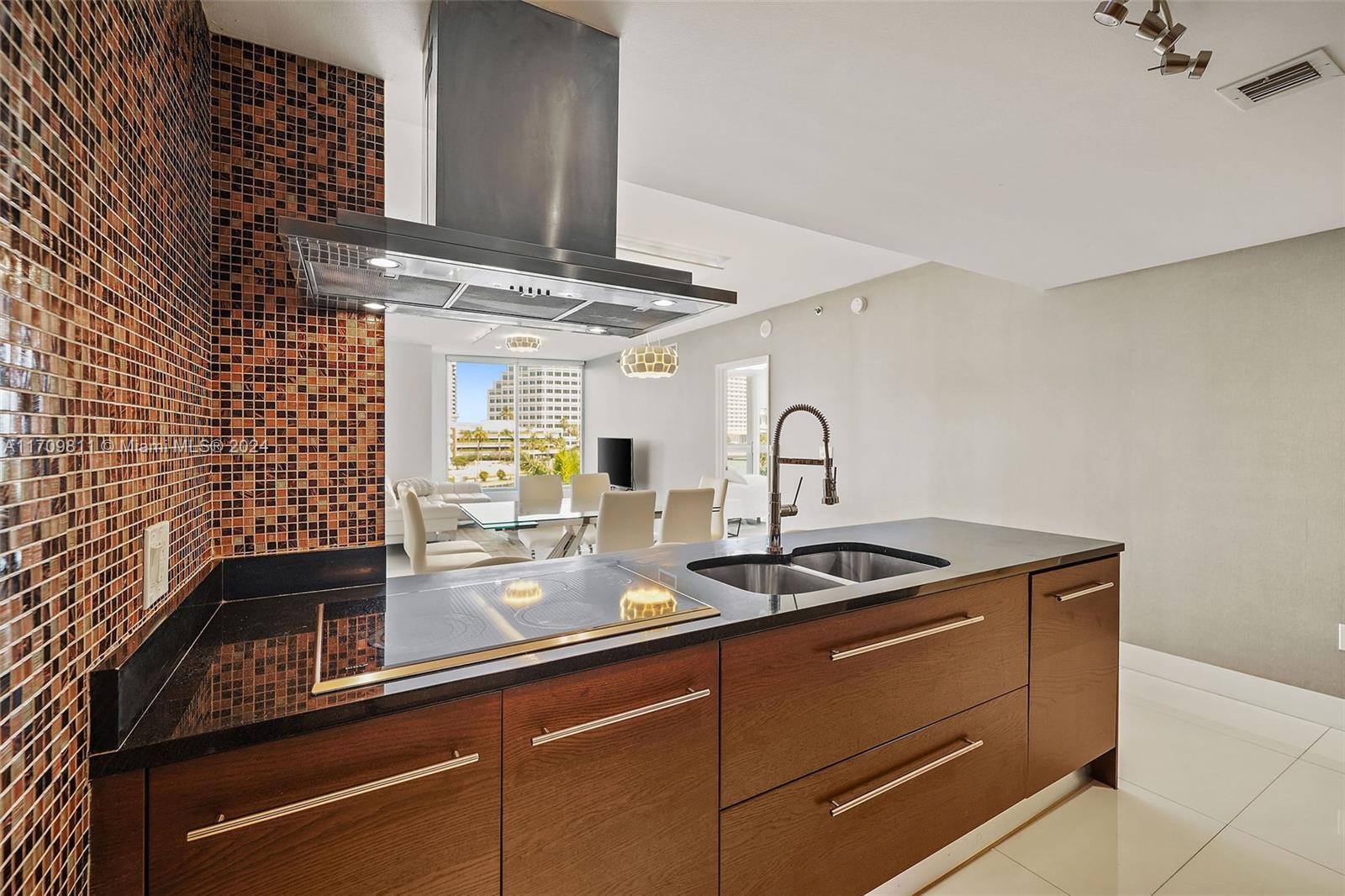495 Brickell Ave 402