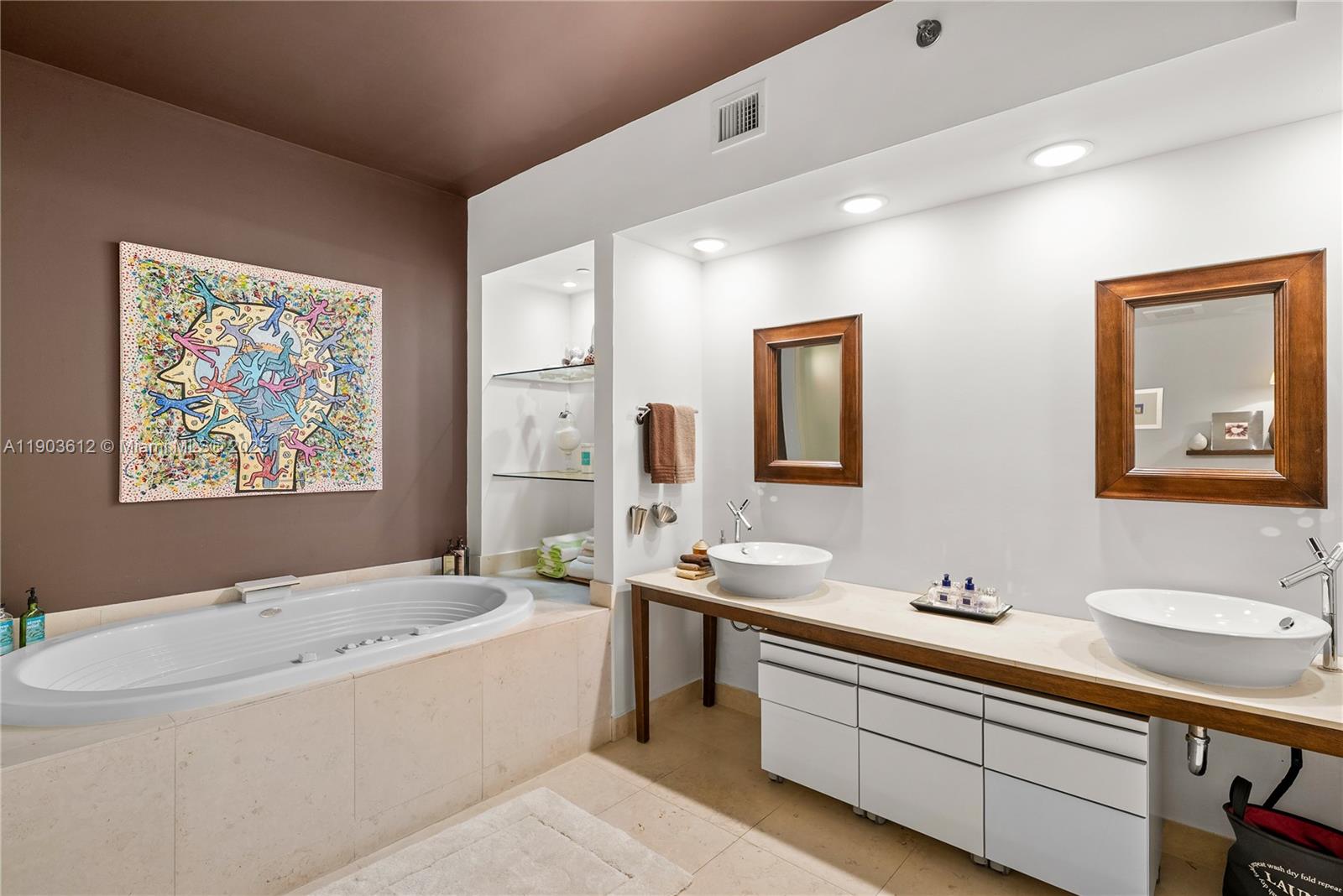 ICON CONDO - Residential Lease