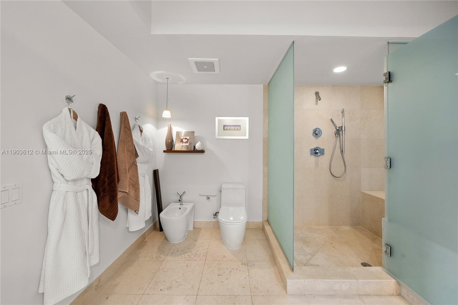 ICON CONDO - Residential Lease