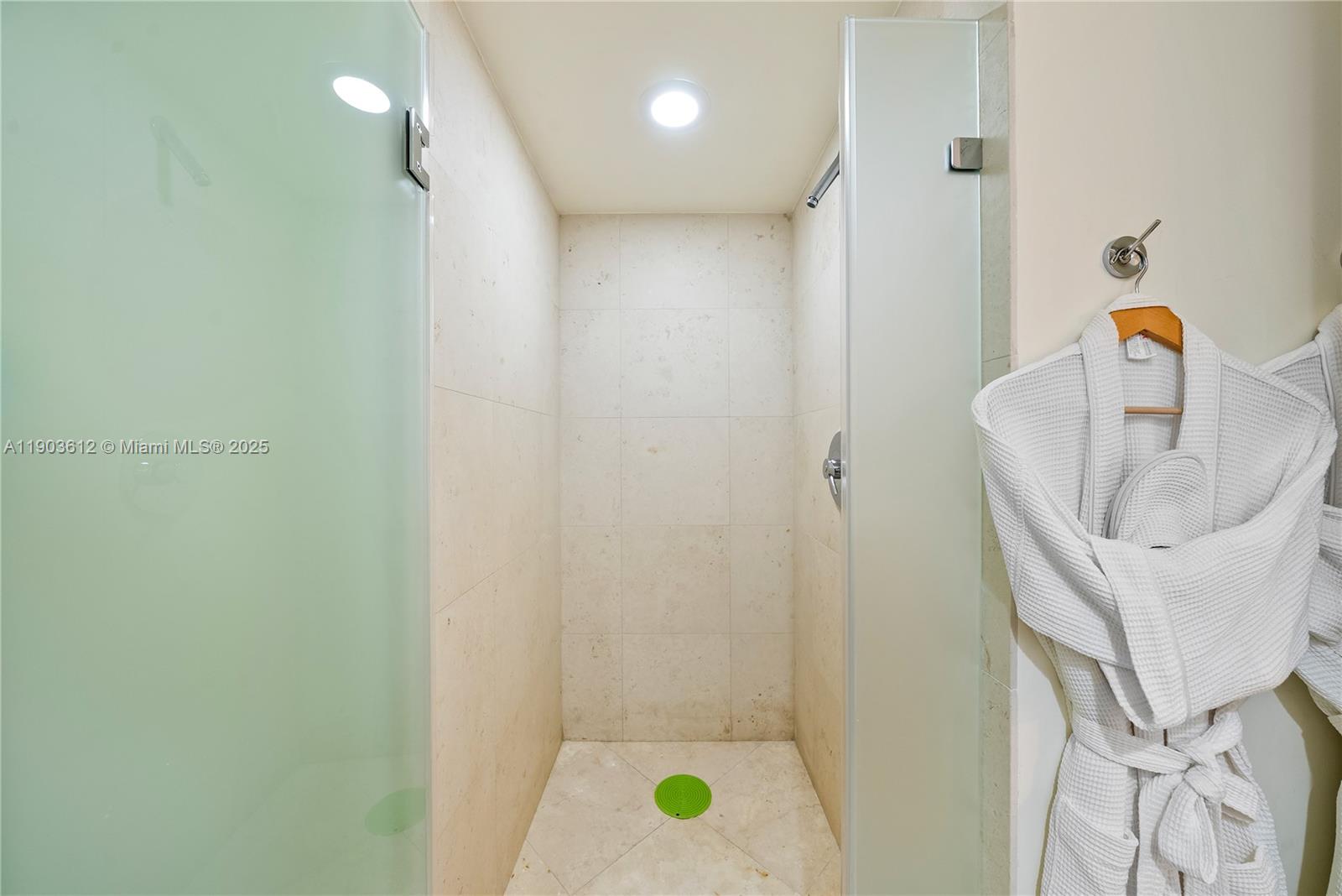 ICON CONDO - Residential Lease