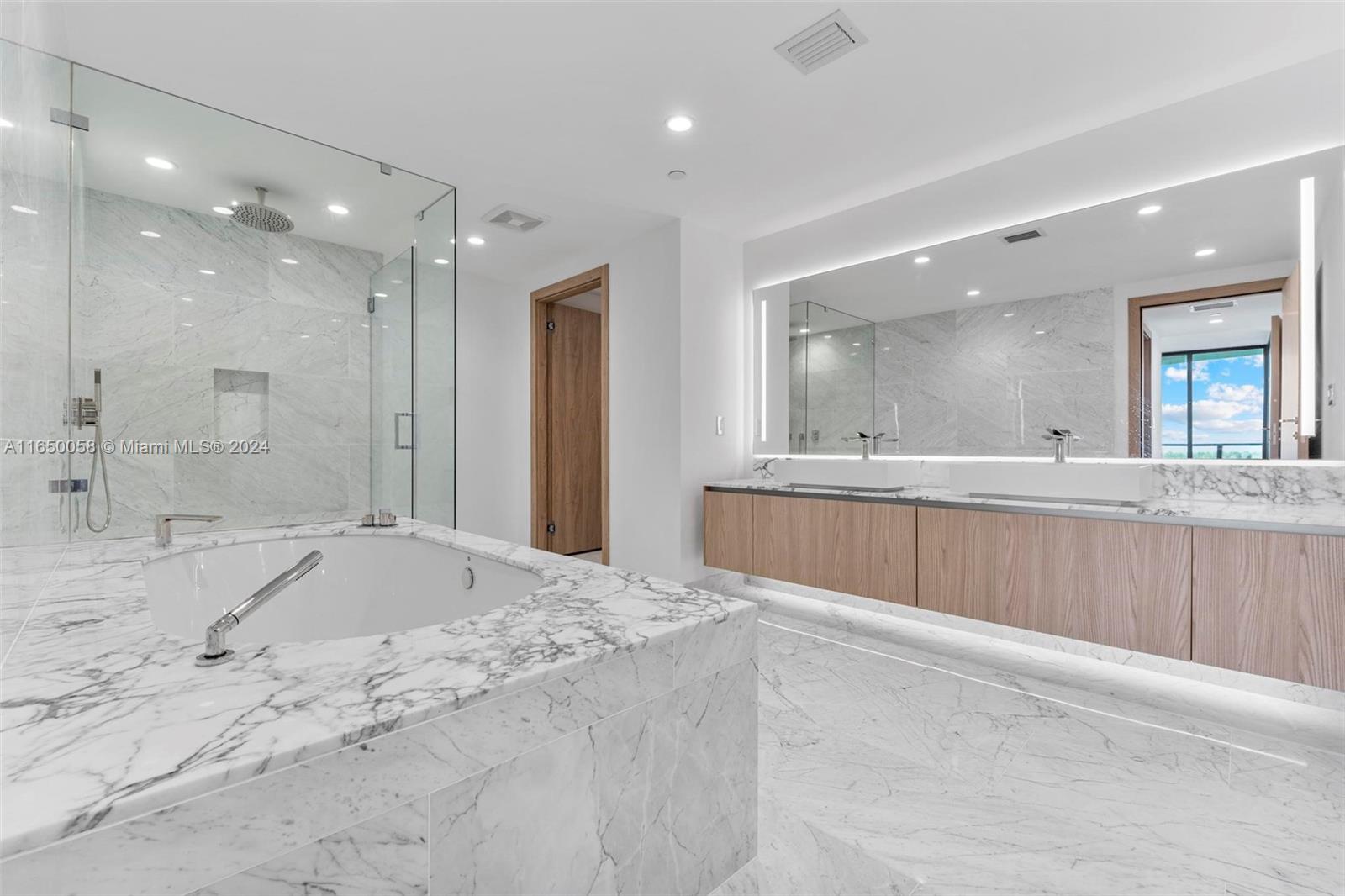 Onda Residences - Residential