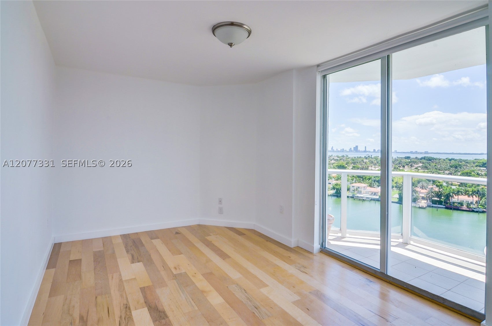 5900 Collins Ave 1508
