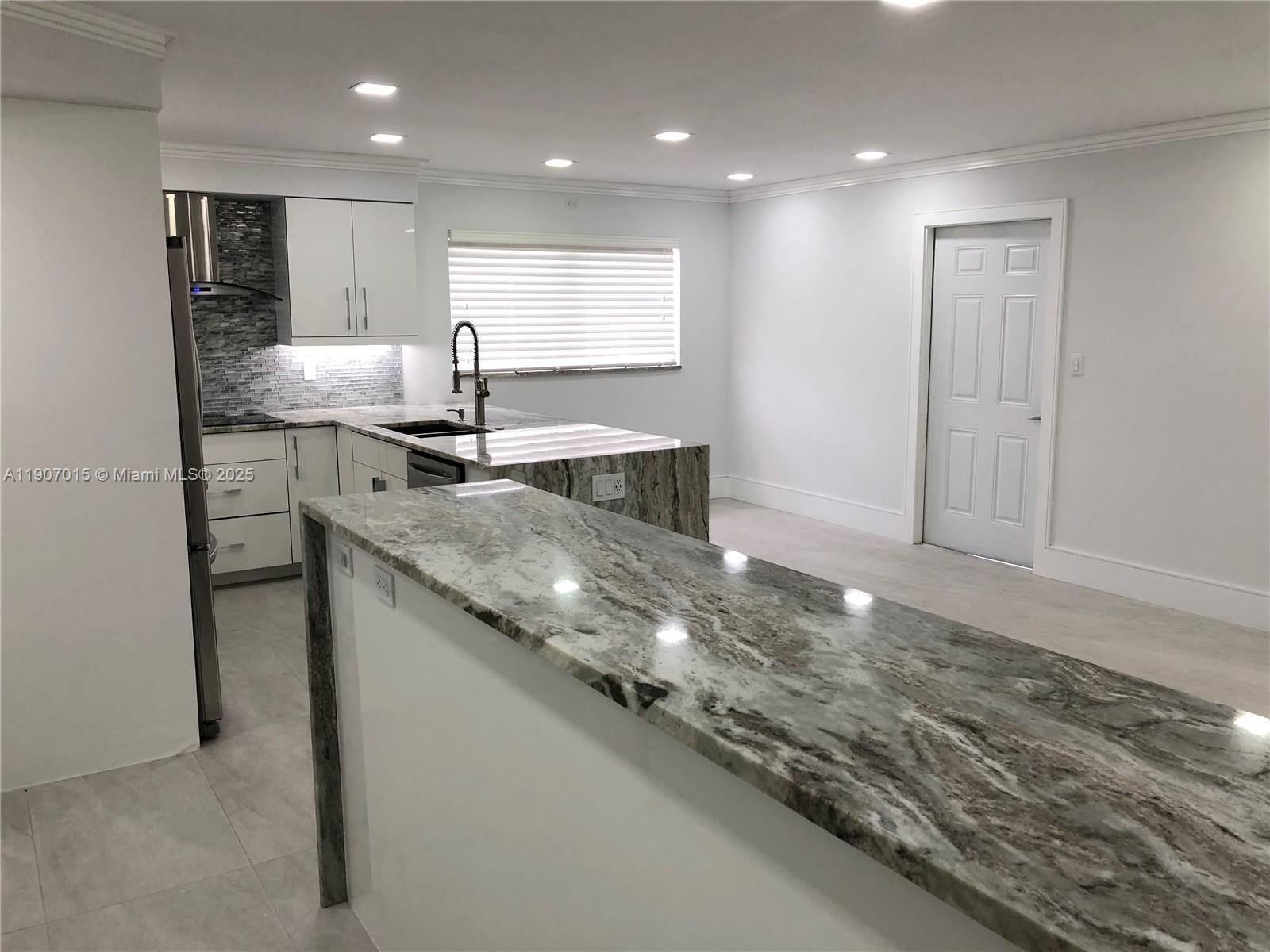 FLORICANA INC - Residential Lease