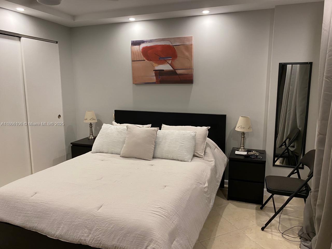 THE PRESIDENTIAL CONDO - Residential