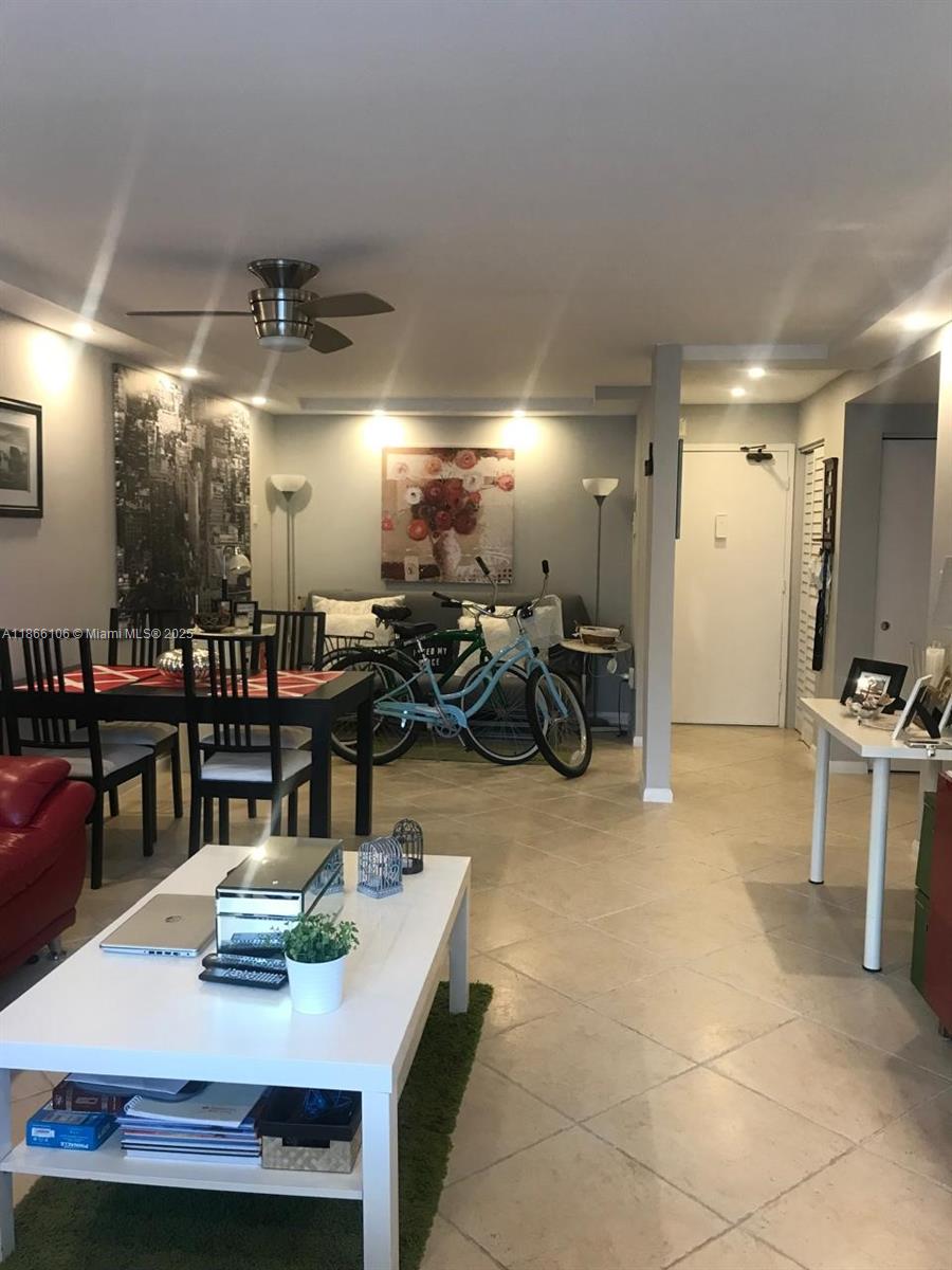 THE PRESIDENTIAL CONDO - Residential