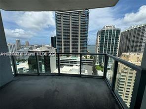 AMAZING 1 BED / 1.5 BATHS AT 1060 BRICKELL AVE. BEST LINE IN THE BUILDING, OFFERING
ENDLESS BAY VIEWS, BRICKELL AVENUE IS IN THE HEART OF MIAMI'S FINANCIAL DISTRICT, JUST STEPS FROM MARY BRICKELL & METRO MOVER. LIVE IT...LOVE IT!! **very easy to show** FRESHLY PAINTED!!
