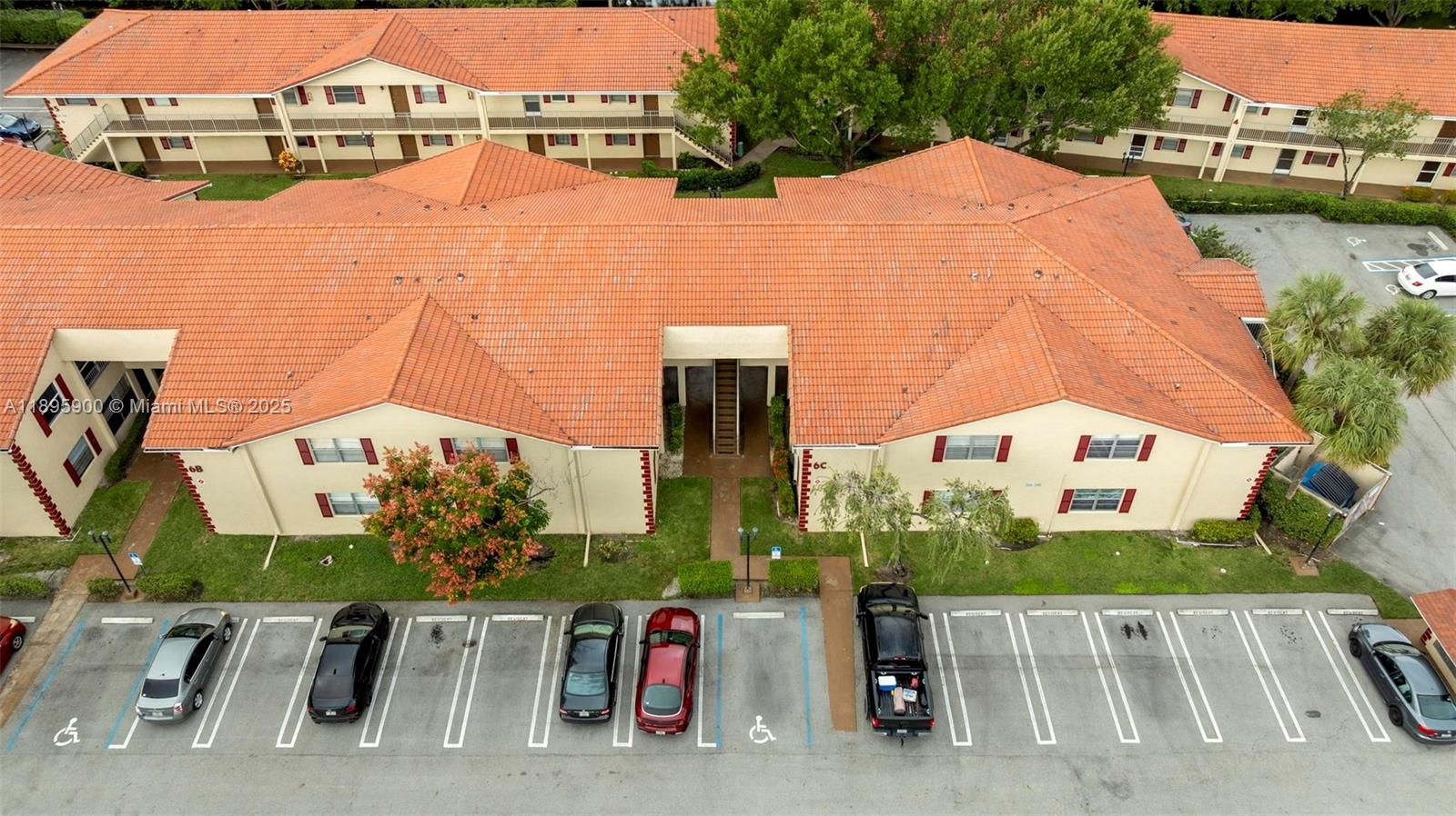 HOLIDAY VILLAGE OF CORAL - Residential