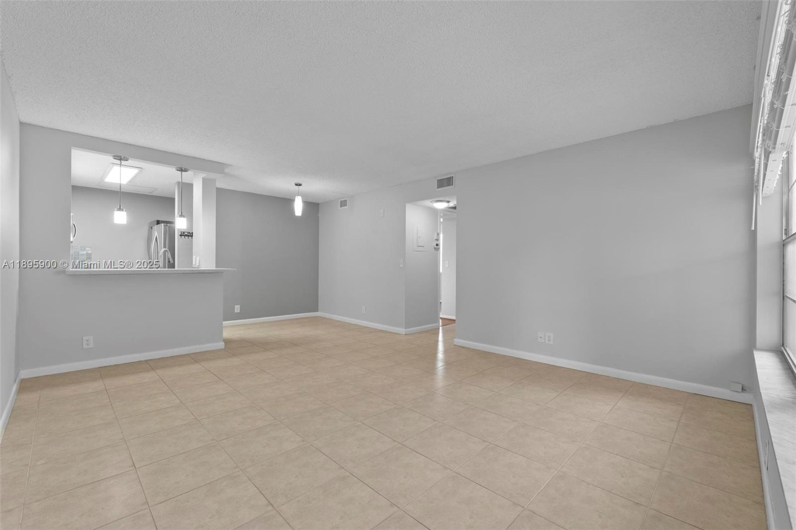 View photos, virtual tours, details... 3586 N University Dr U-6