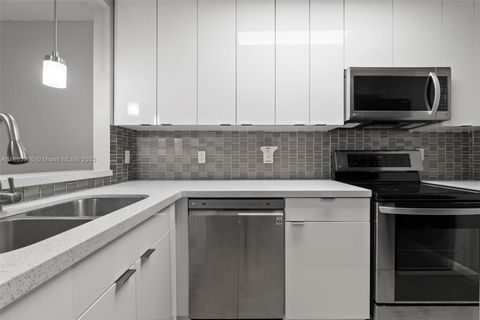 Photo of 3586 N University Dr #U-6, Coral Springs, FL 33065 (MLS # A11895900) Photo of 3586 N University Dr #U-6, Coral Springs, FL 33065 (MLS # A11895900)