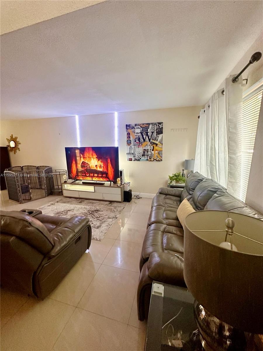 Property for Sale at 3671 Nw 95th Ter 1403, Sunrise, Miami-Dade County, Florida - Bedrooms: 3 
Bathrooms: 3  - $289,999