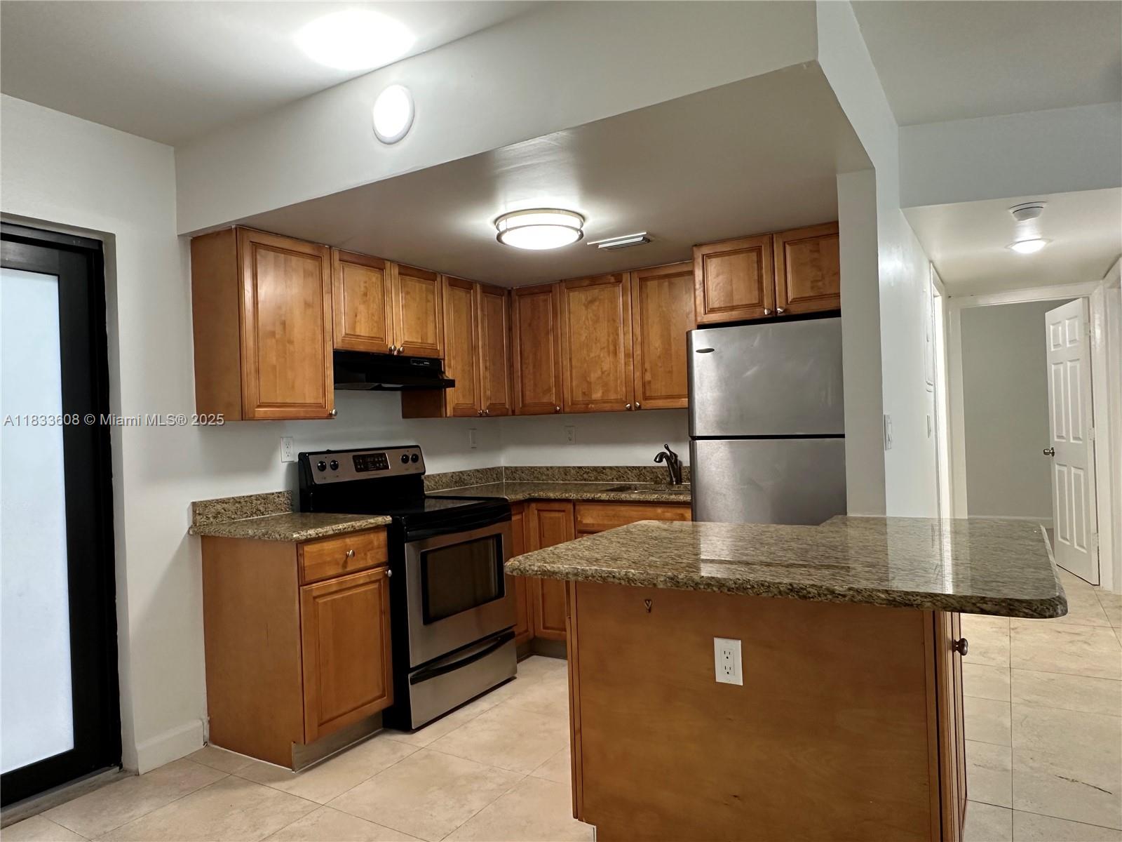 2705 NE 9th Ave 102