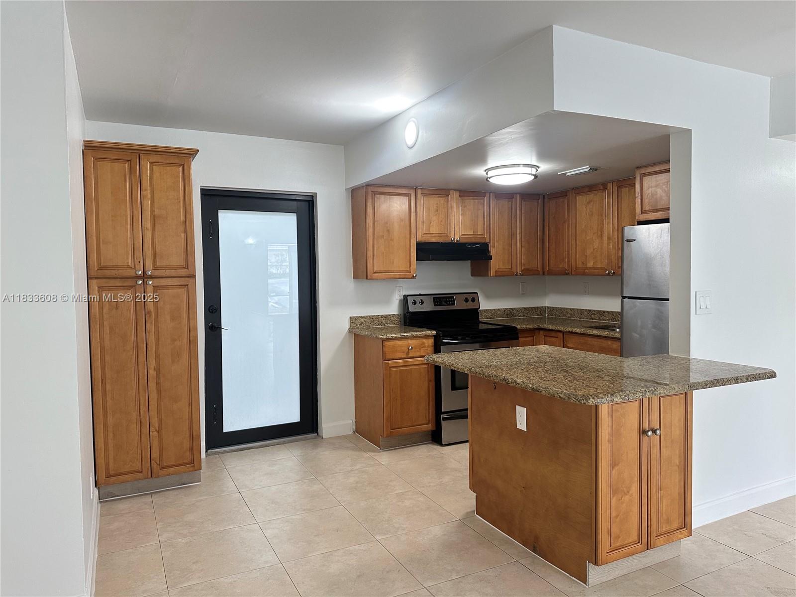 2705 NE 9th Ave 102