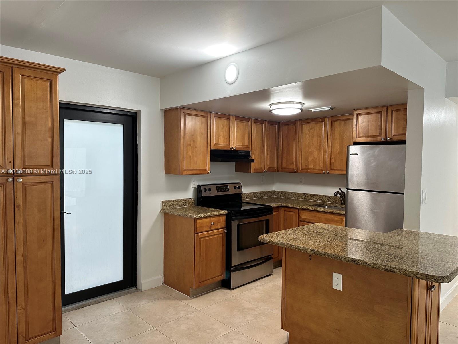 2705 NE 9th Ave 102