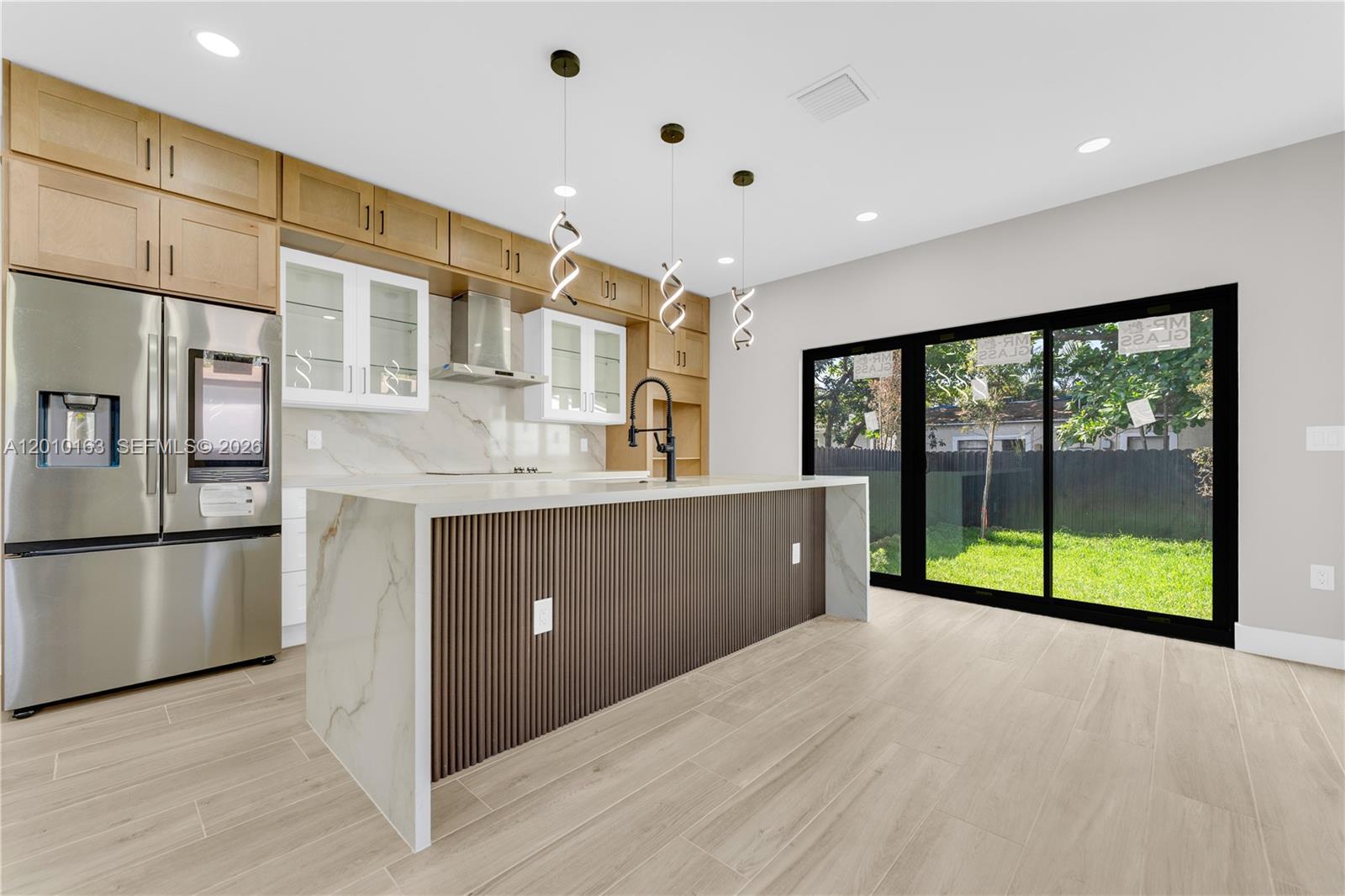 17TH AVE MANOR - Residential