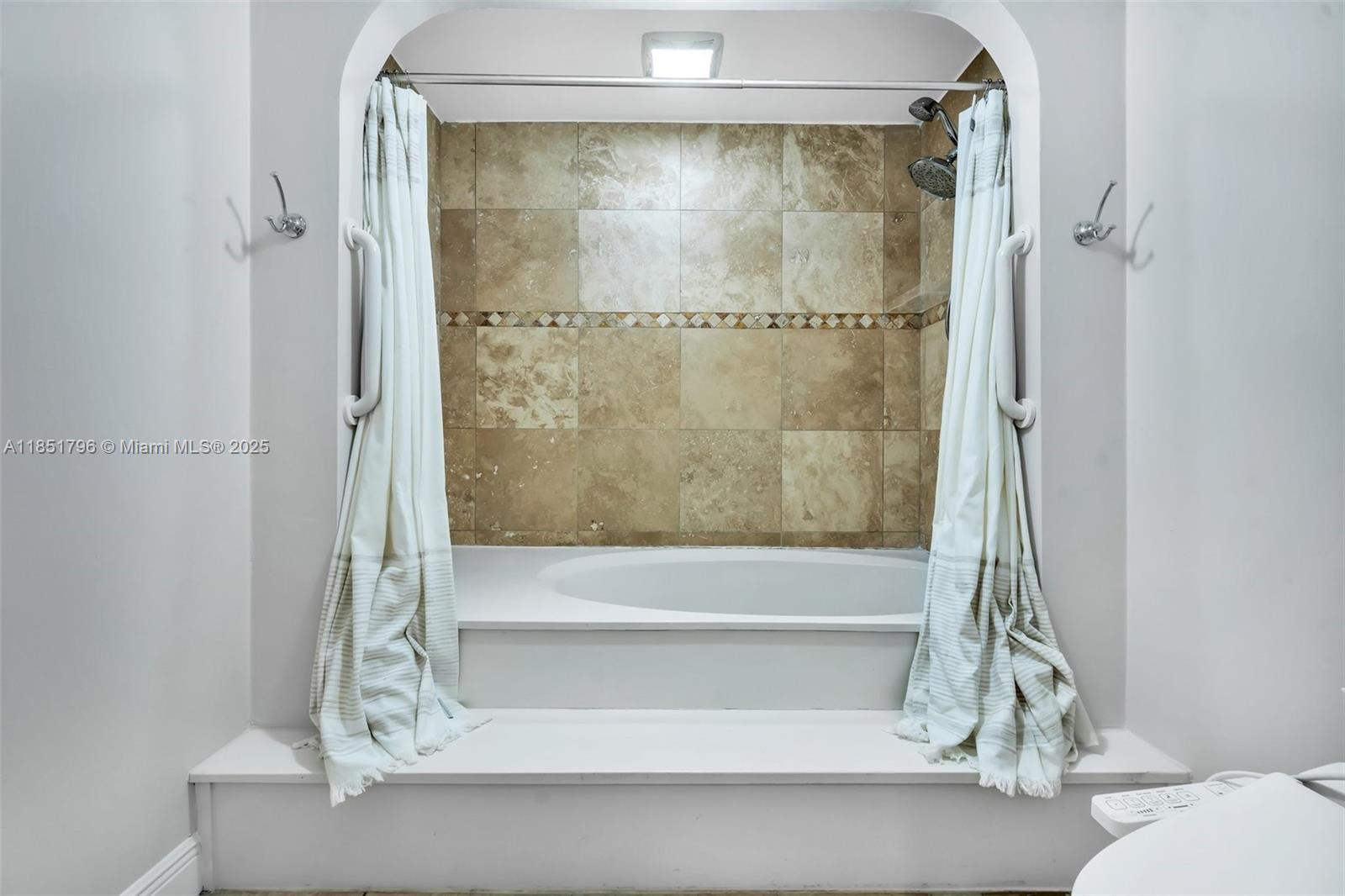 IRONWEDGE SEC II - Residential Lease