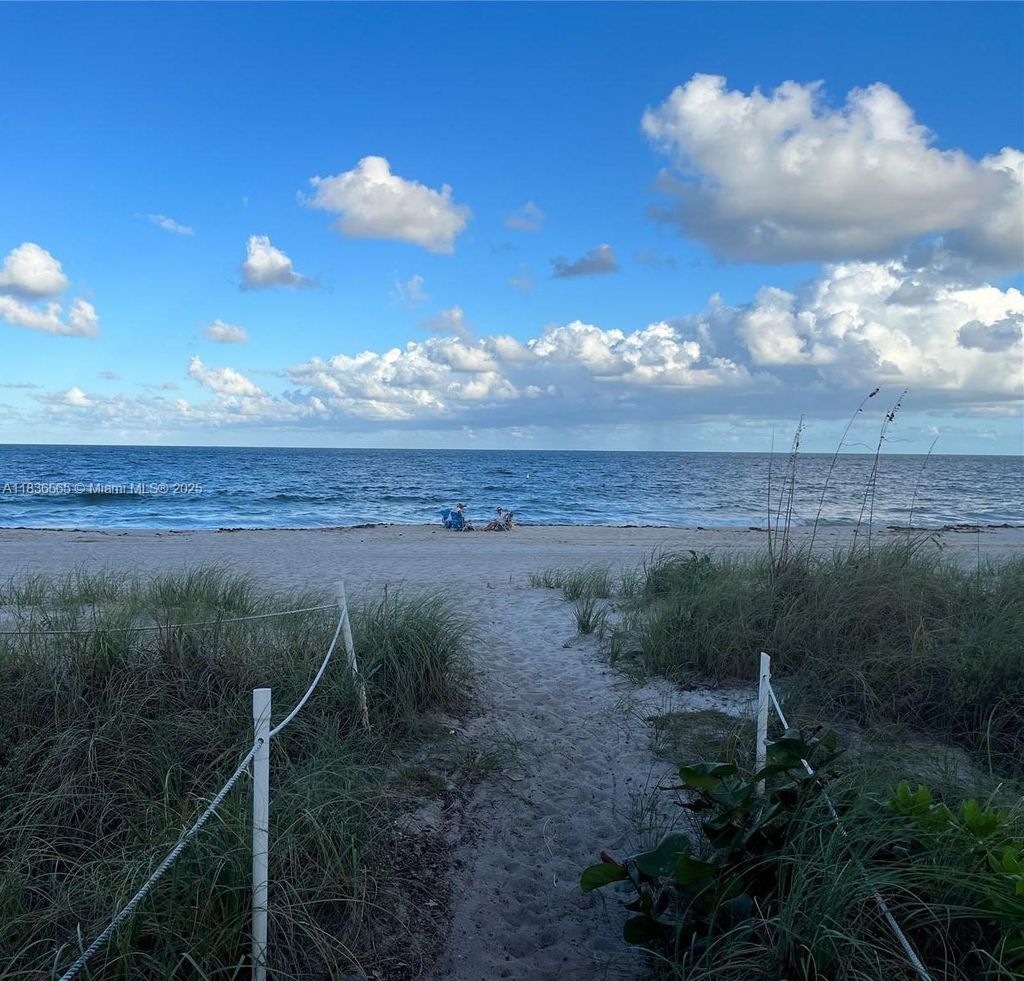 Photo of 1439 S Ocean Blvd #316, Lauderdale By The Sea, FL 33062 (MLS # A11836565)