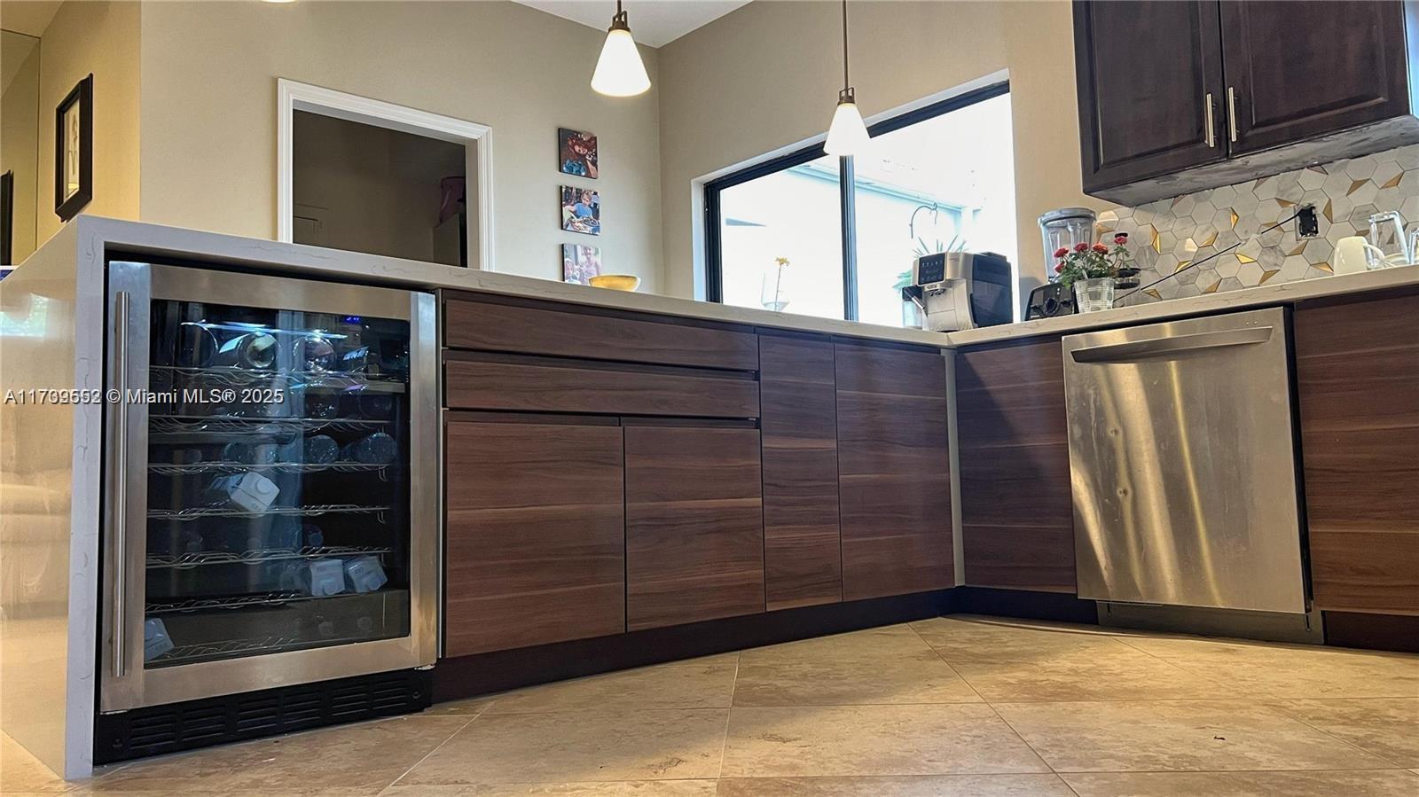 WIMBLEDON VILLAS OF VIA V - Residential Lease