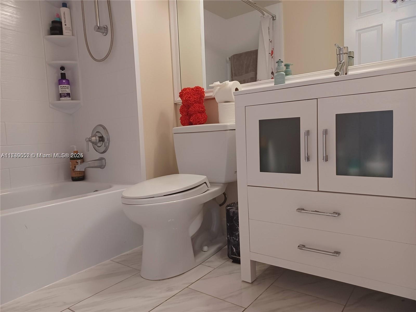 WIMBLEDON VILLAS OF VIA V - Residential Lease