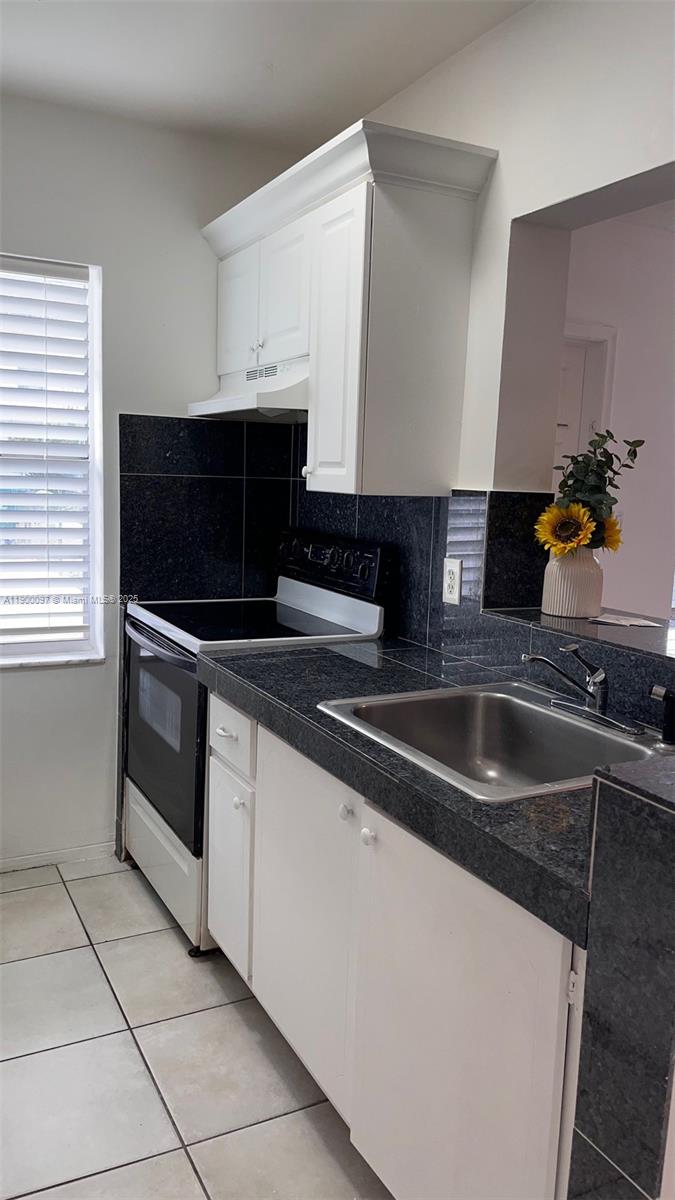 CYPRESS GARDENS CONDOMINI - Residential Lease