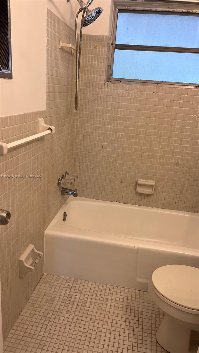 CYPRESS GARDENS CONDOMINI - Residential Lease