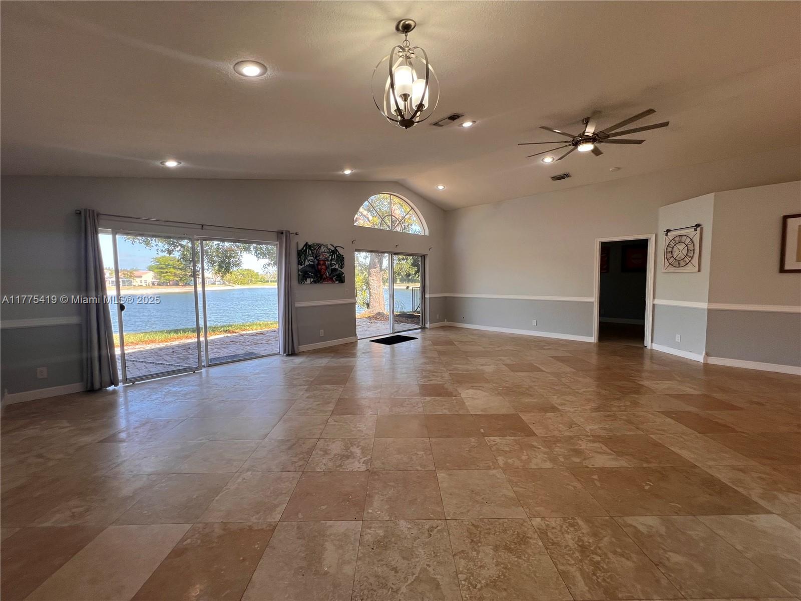 LAKES AT BOCA RATON PAR E - Residential