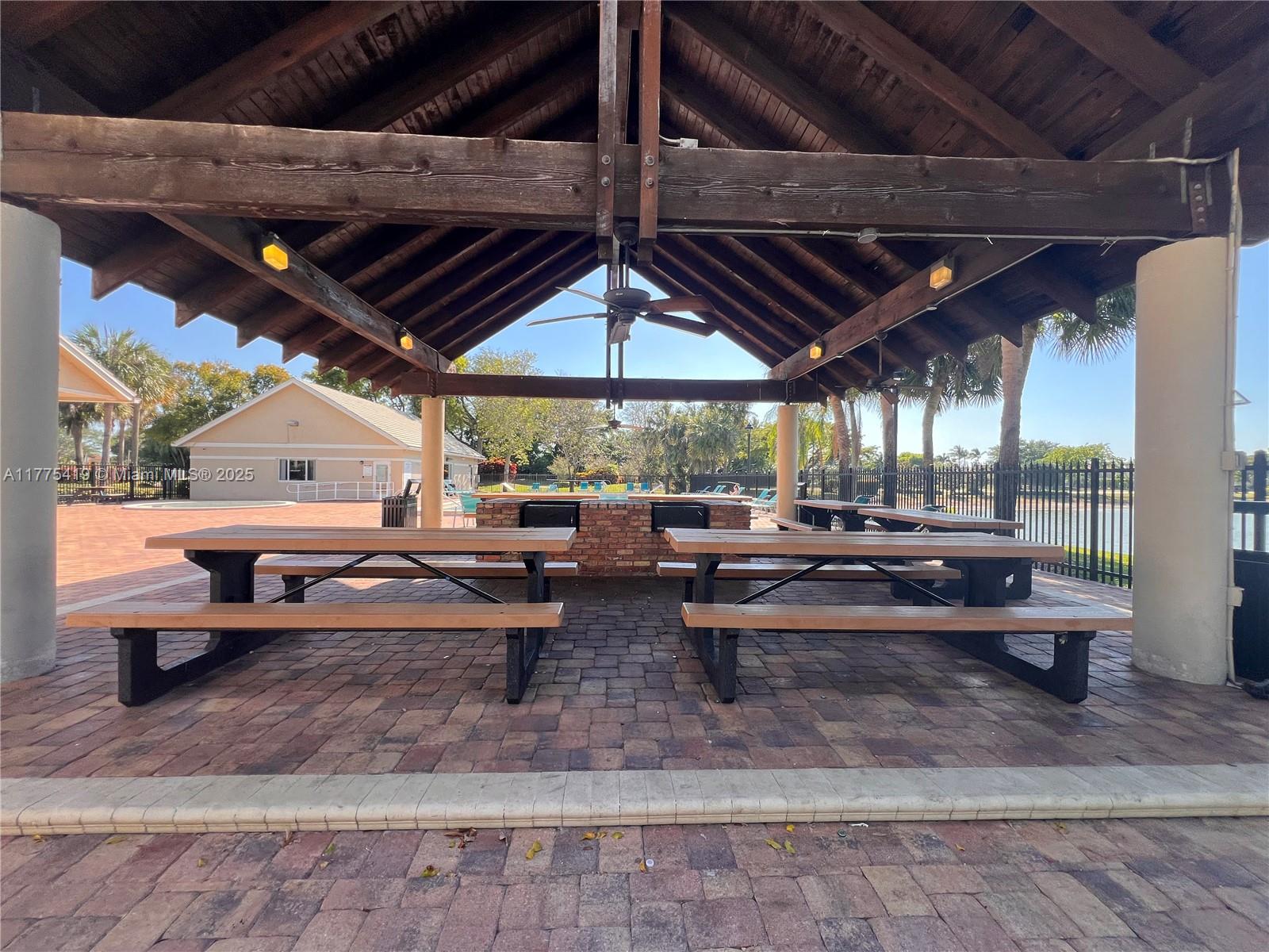 LAKES AT BOCA RATON PAR E - Residential