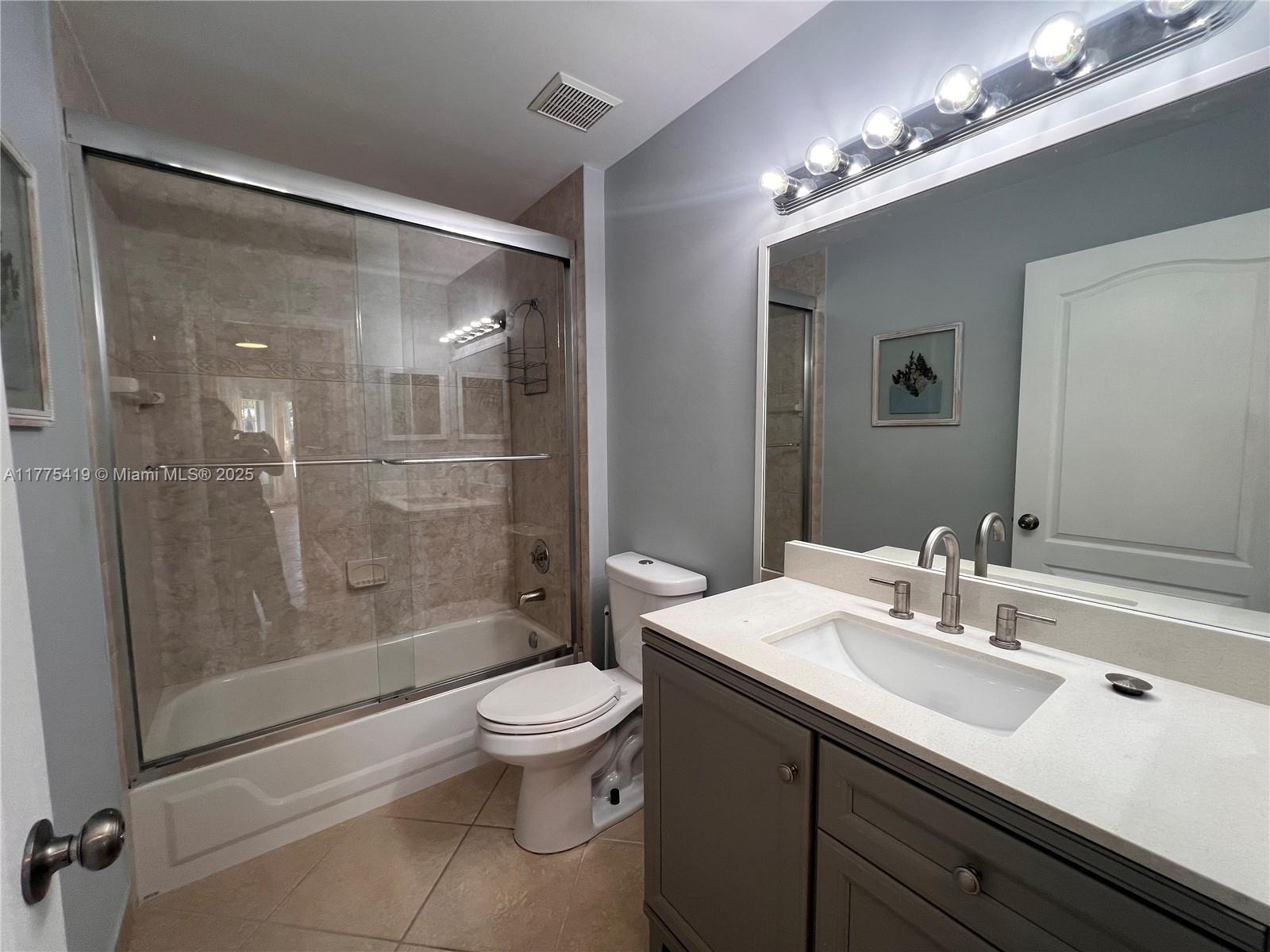 LAKES AT BOCA RATON PAR E - Residential