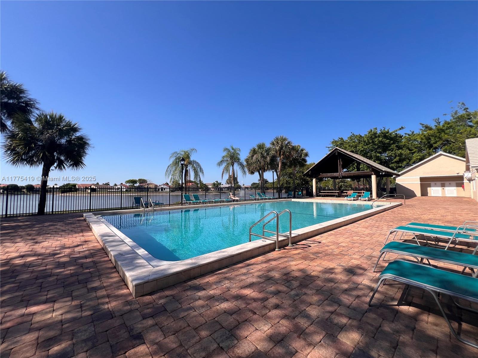 LAKES AT BOCA RATON PAR E - Residential