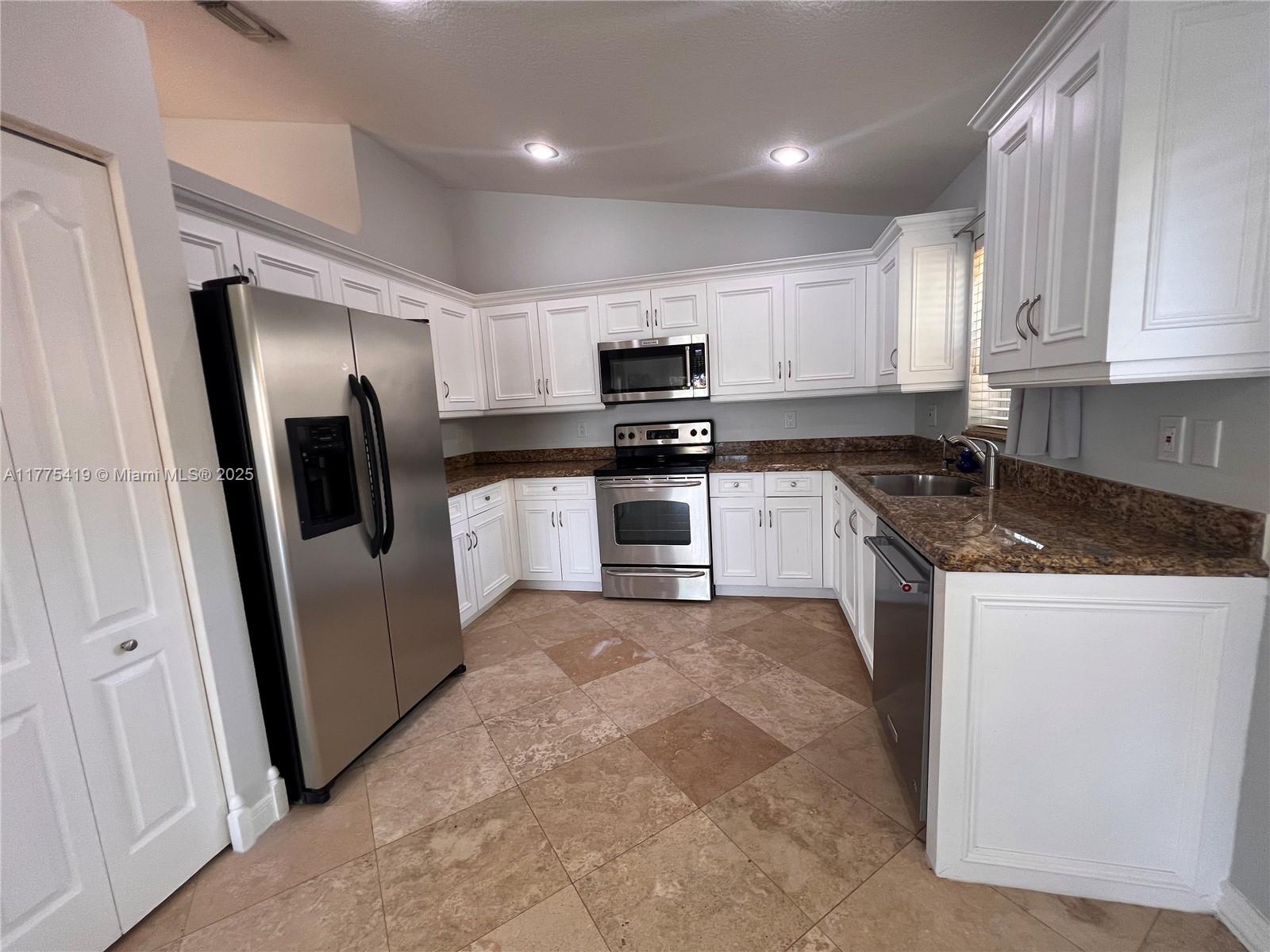 LAKES AT BOCA RATON PAR E - Residential
