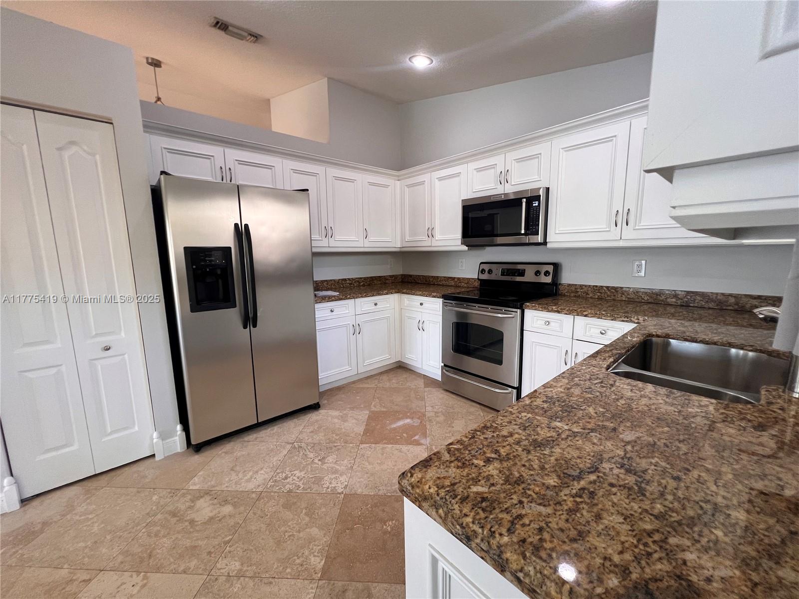 LAKES AT BOCA RATON PAR E - Residential