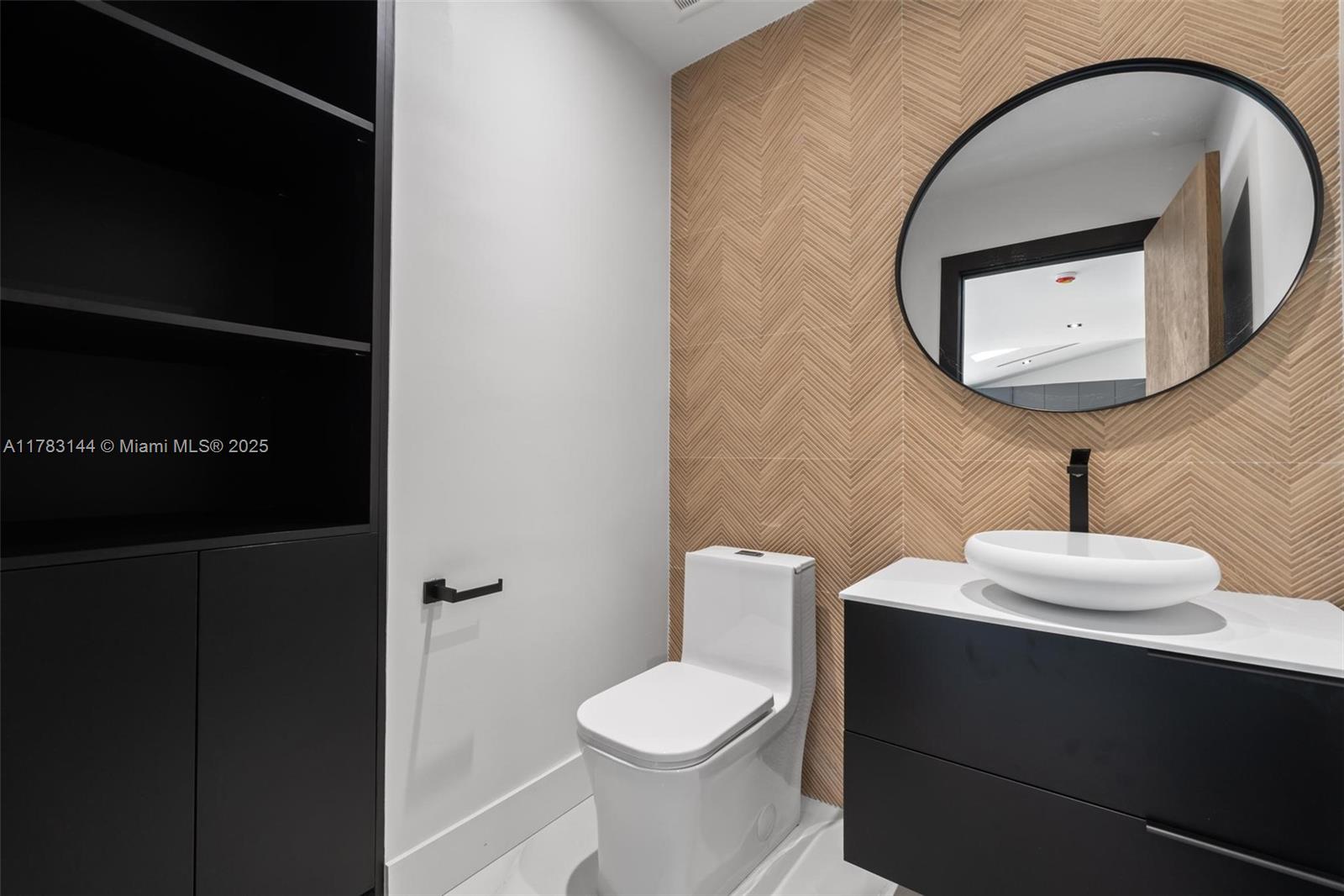 IVANHOE ESTATES - Residential