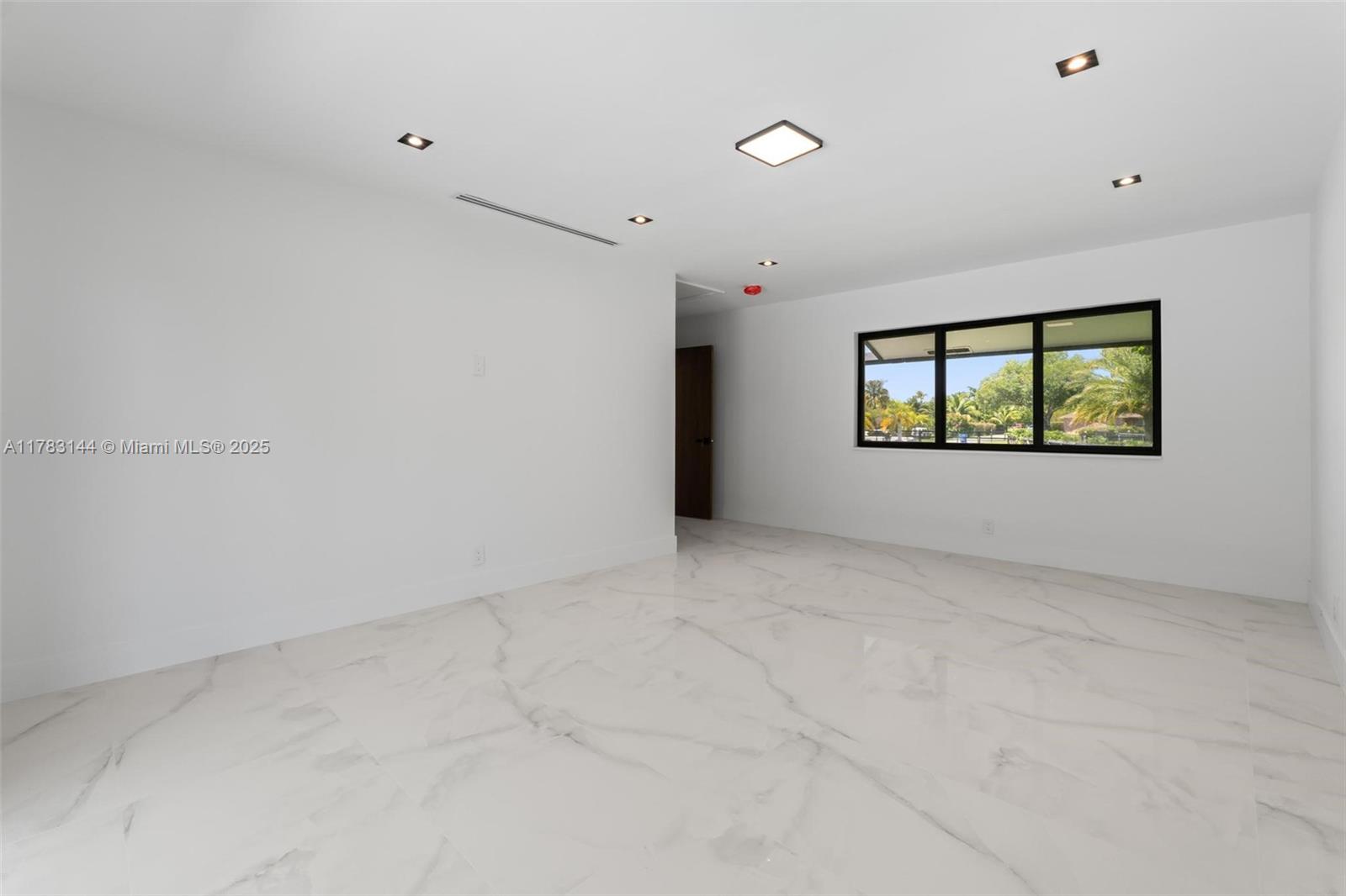 IVANHOE ESTATES - Residential