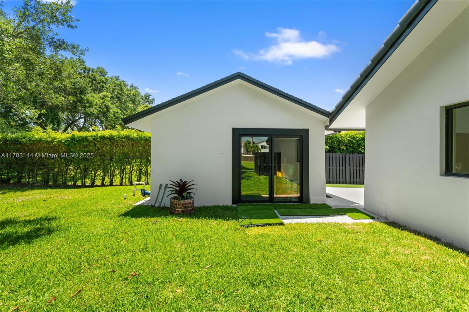 IVANHOE ESTATES - Residential