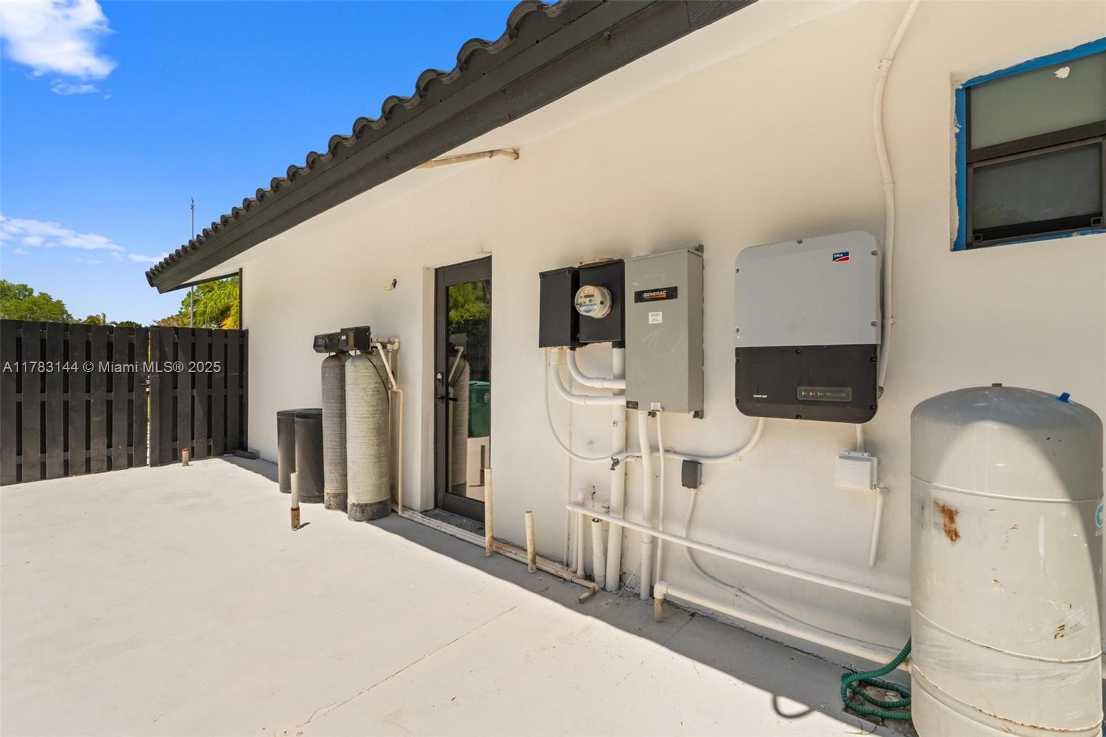 IVANHOE ESTATES - Residential