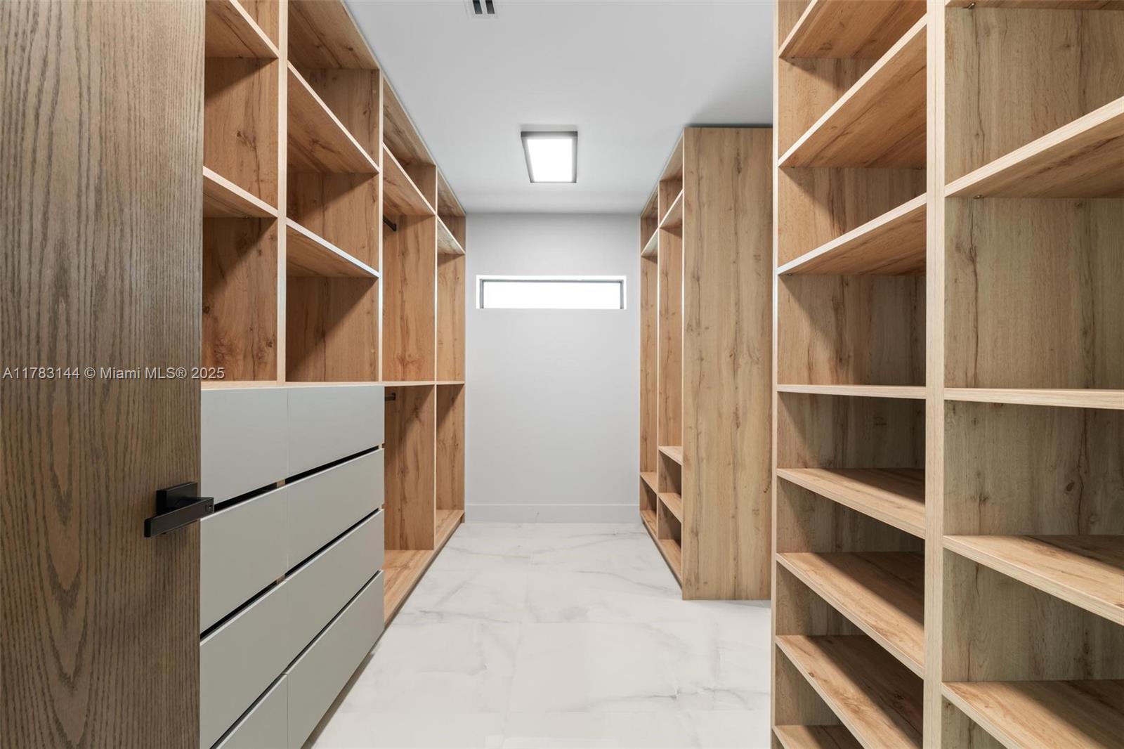 IVANHOE ESTATES - Residential