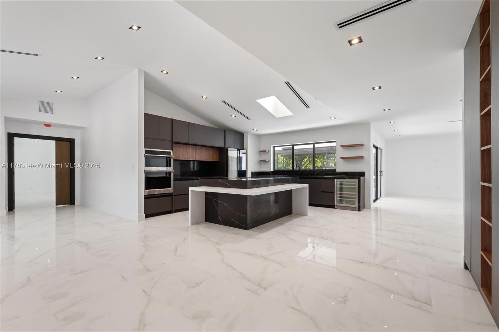 5020 W Hawkhurst Ave, Southwest Ranches, Broward County, Florida - 4 Bedrooms  
4 Bathrooms - 