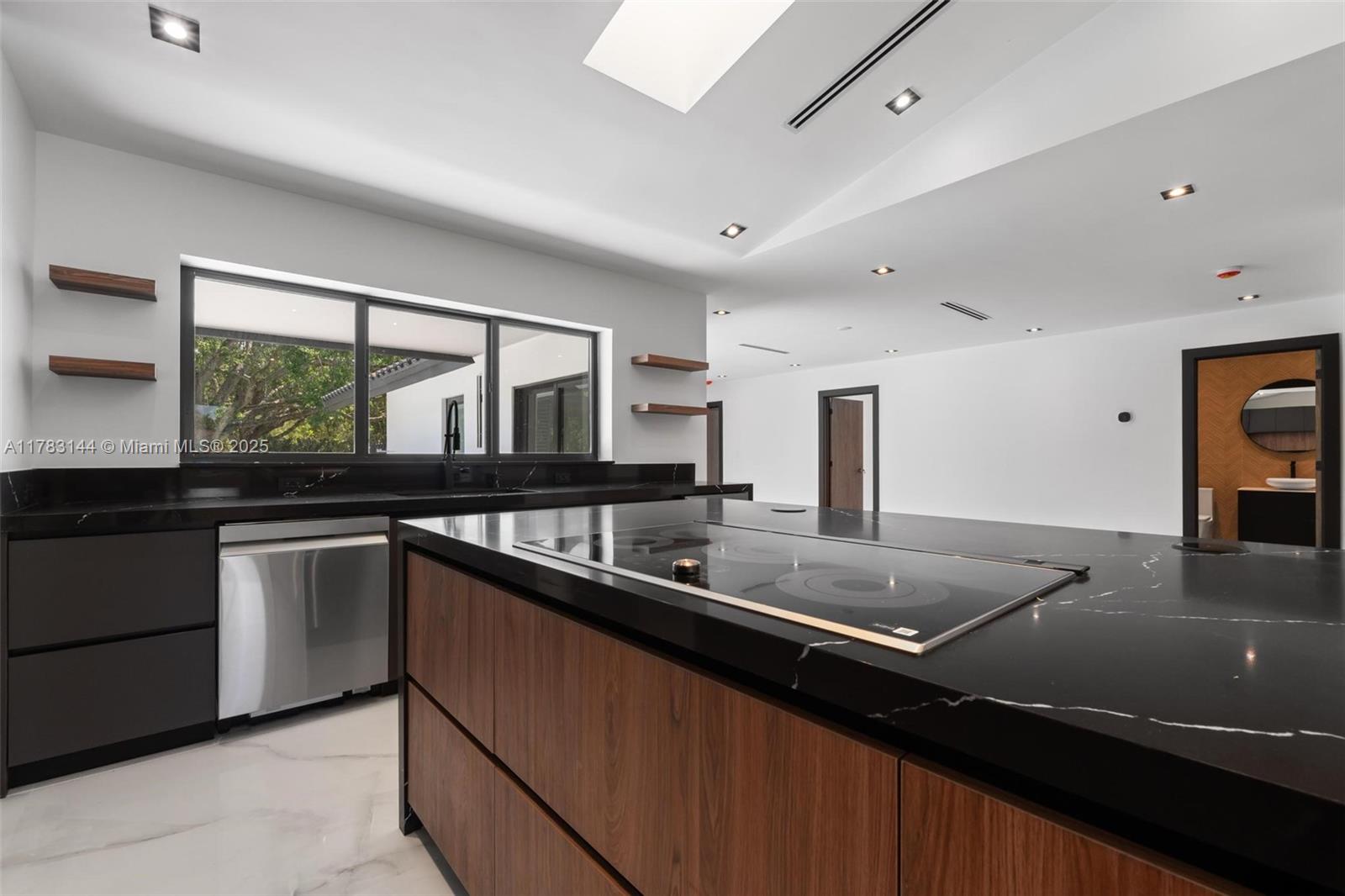 IVANHOE ESTATES - Residential