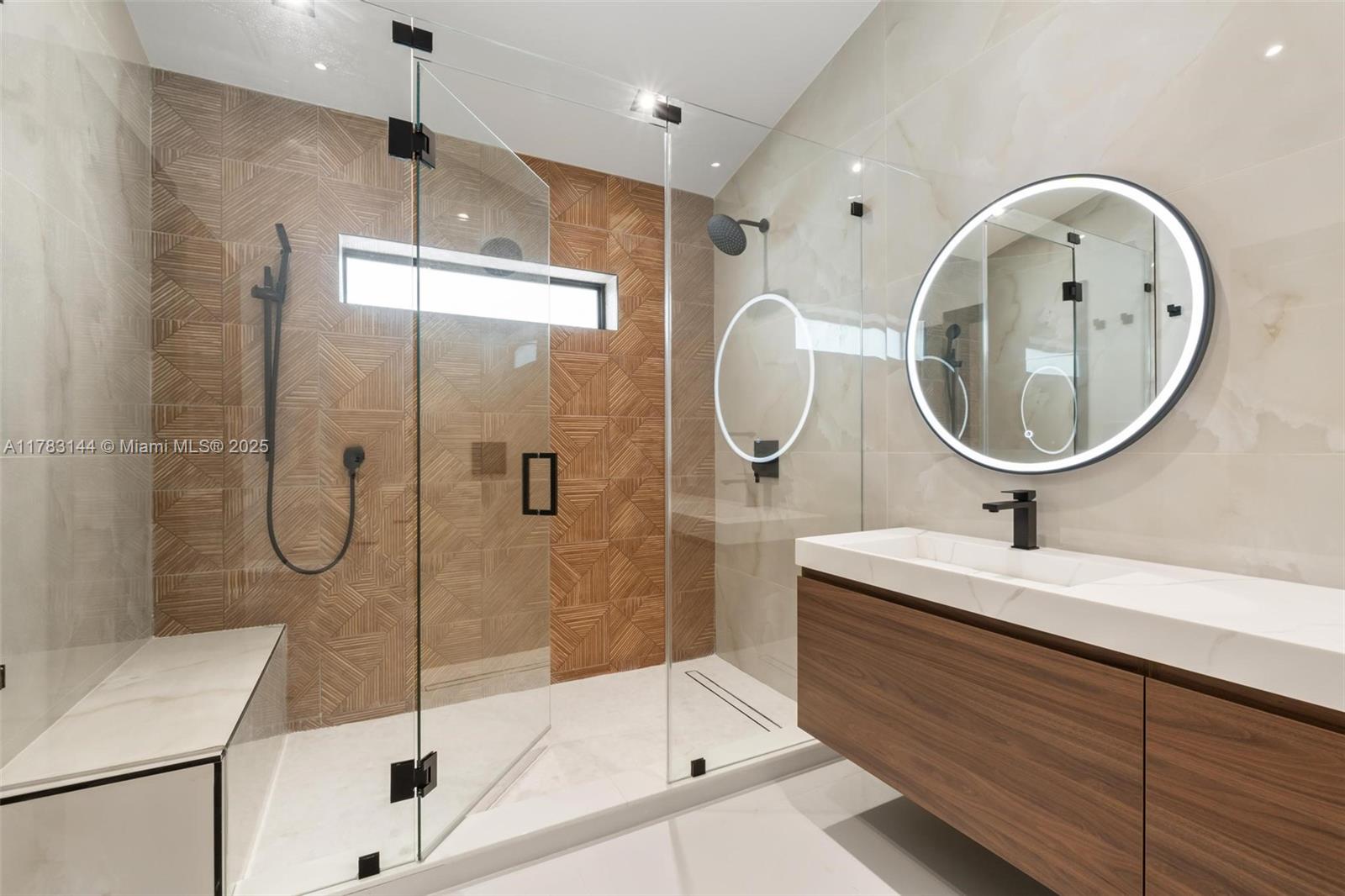 IVANHOE ESTATES - Residential