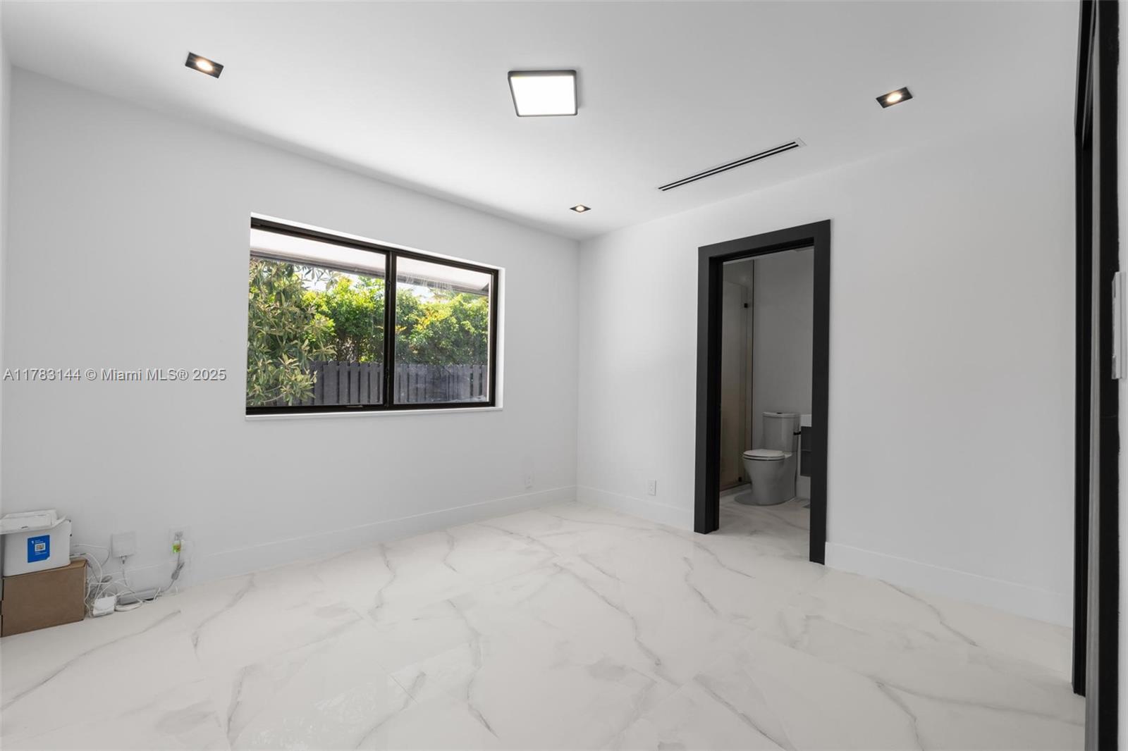 IVANHOE ESTATES - Residential