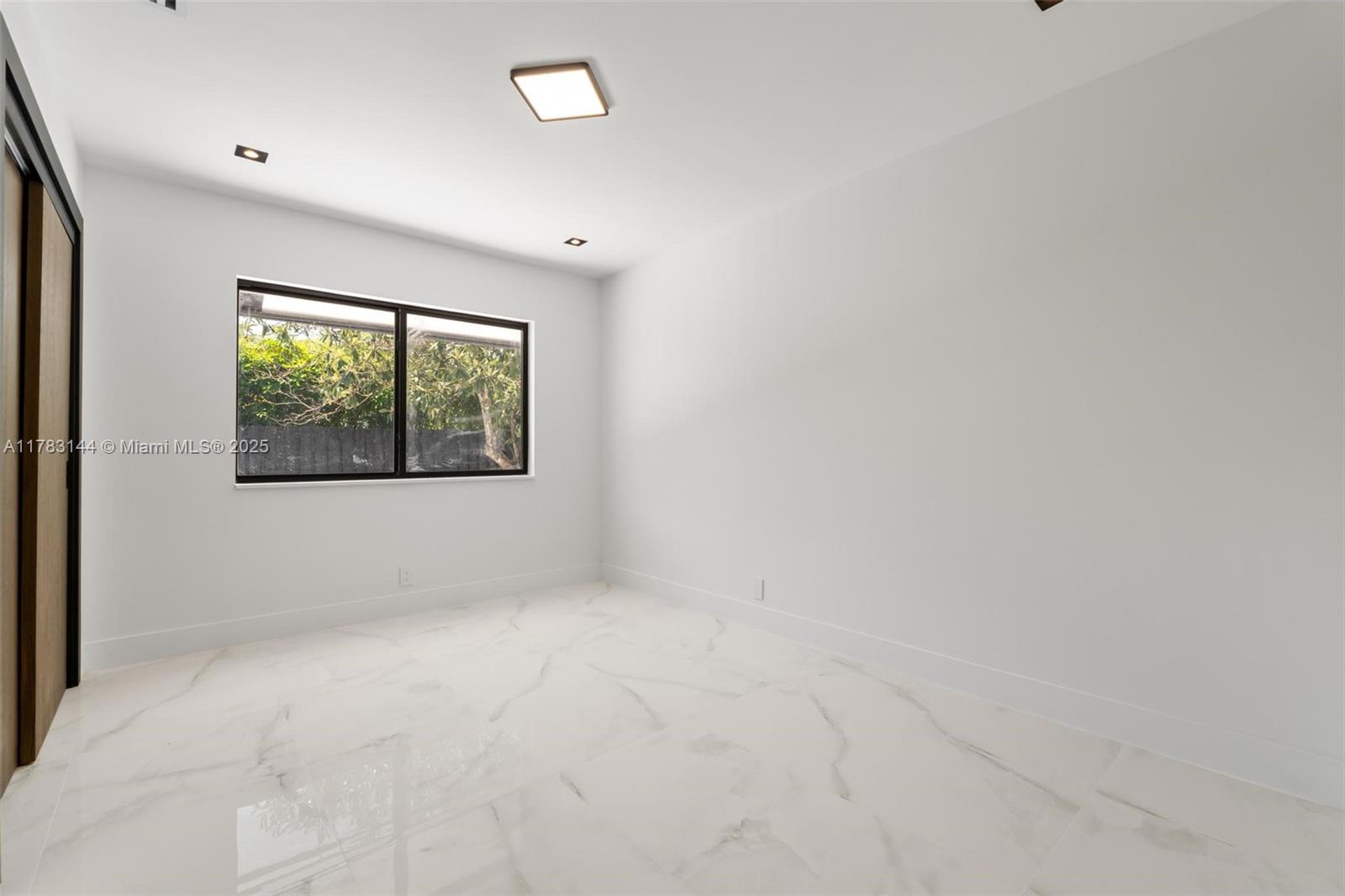 IVANHOE ESTATES - Residential