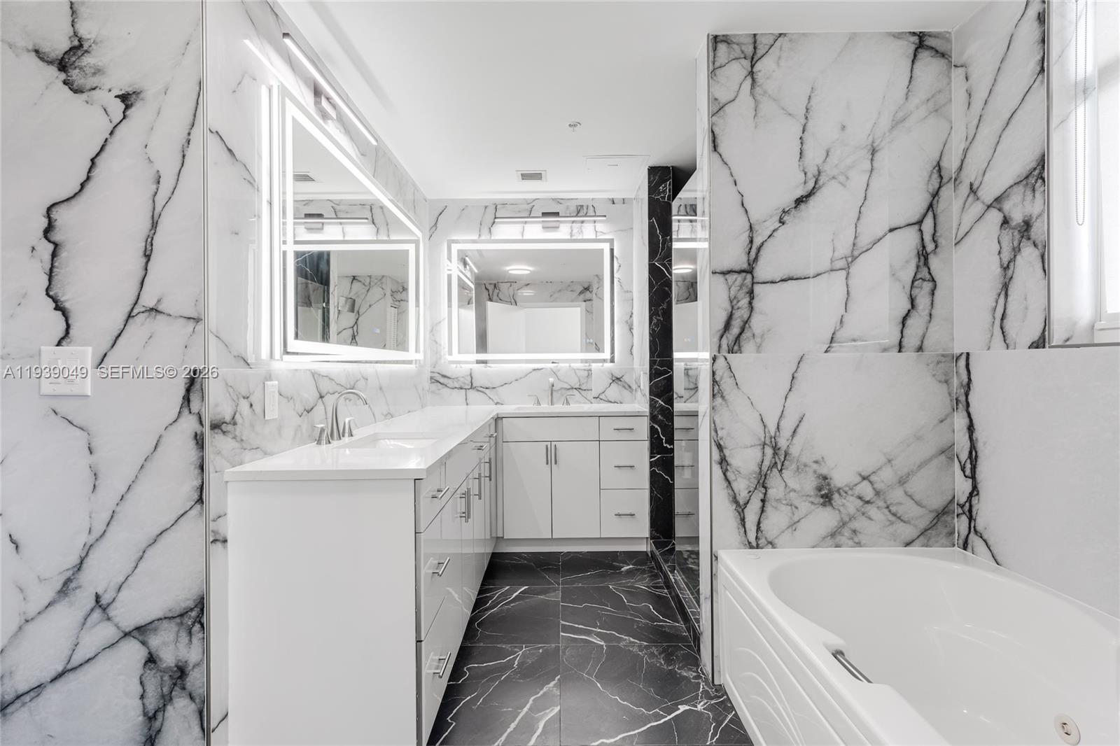 BRICKELL ON THE RIVER N T - Residential